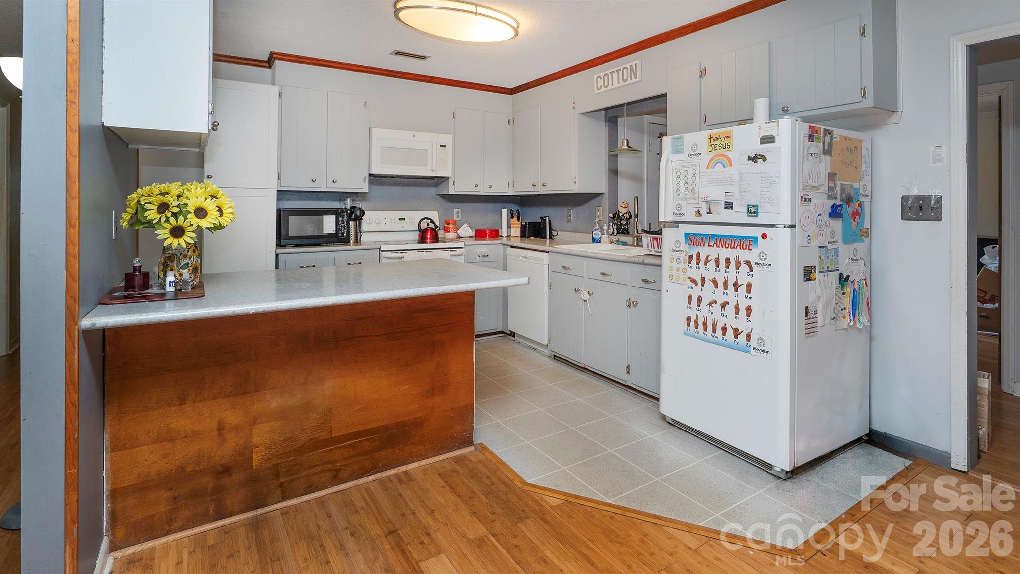 2521 Kempsar Lane Property Photo 9