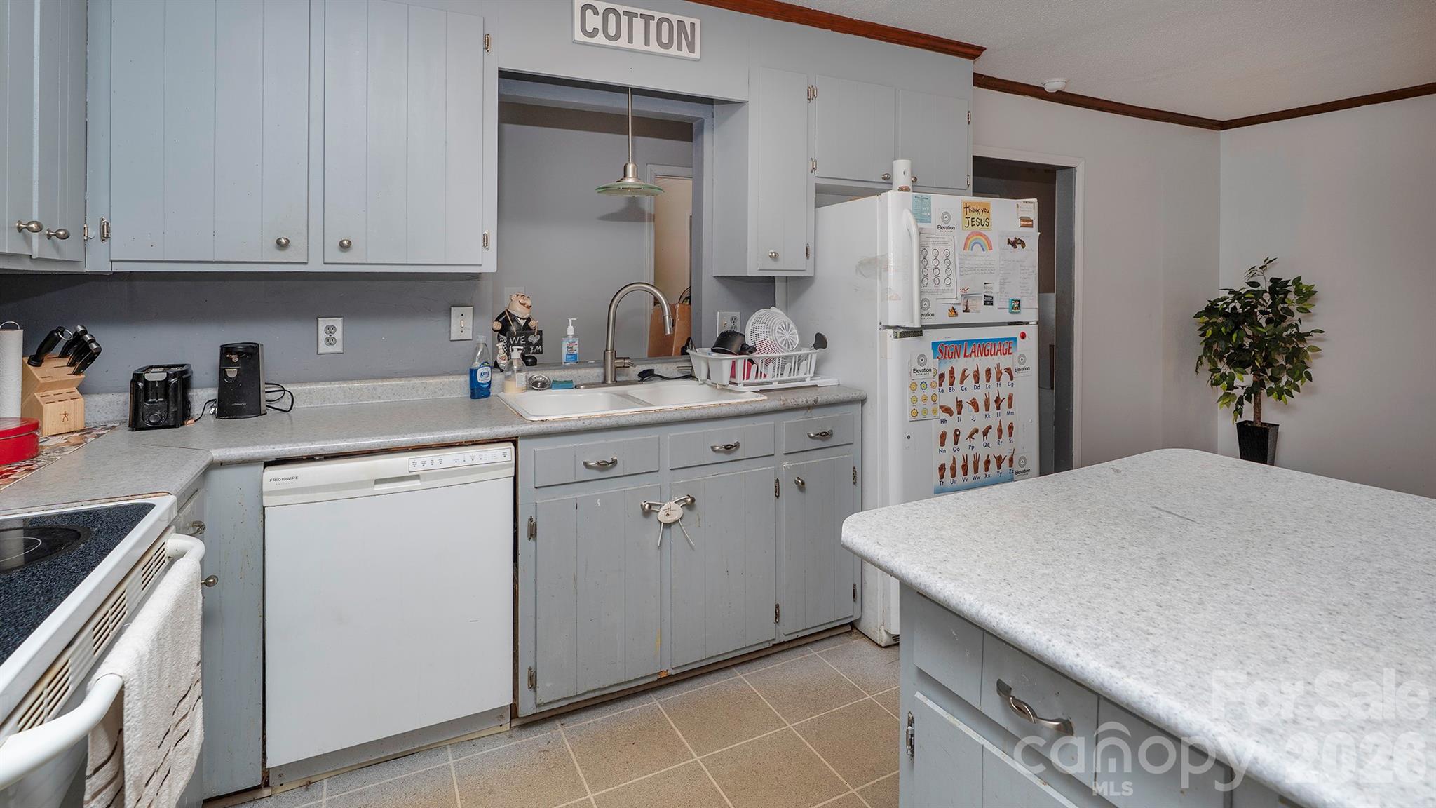 2521 Kempsar Lane Property Photo 10