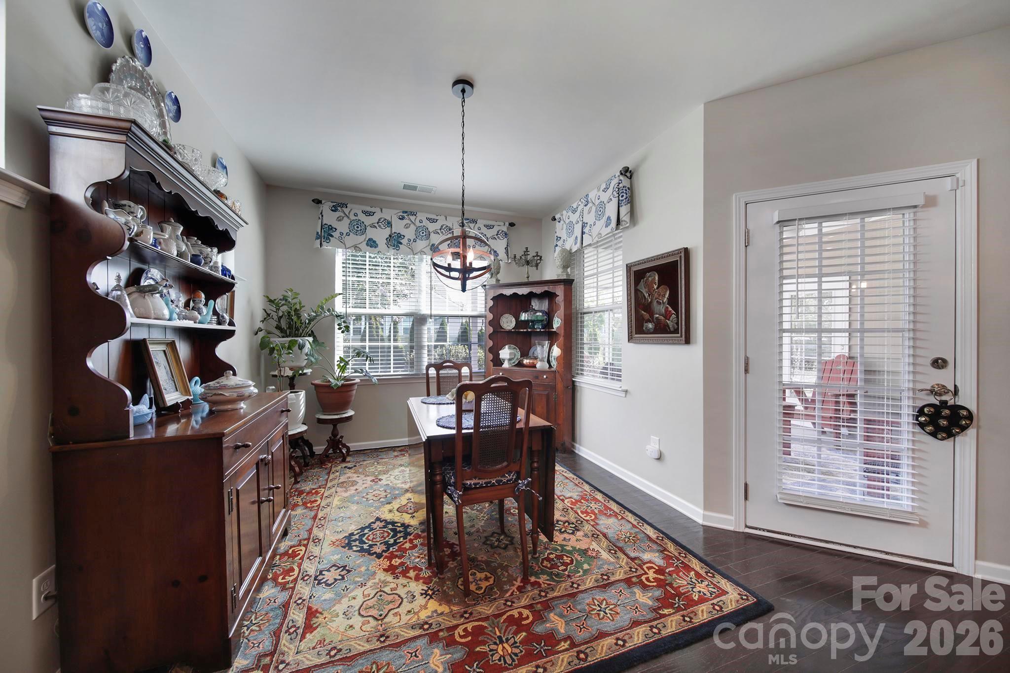 530 Livingston Drive Property Photo 10