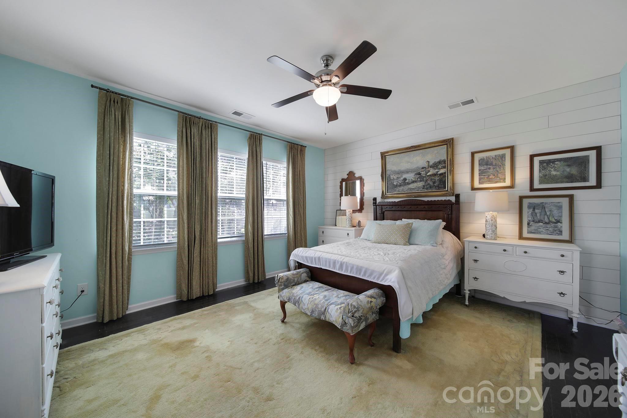 530 Livingston Drive Property Photo 15