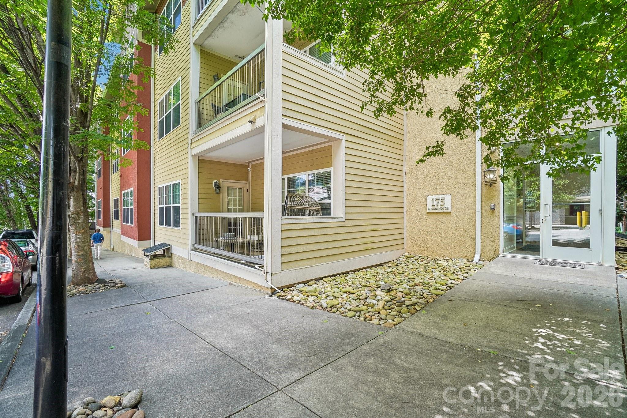 175 S Lexington Avenue 303 Property Photo 3