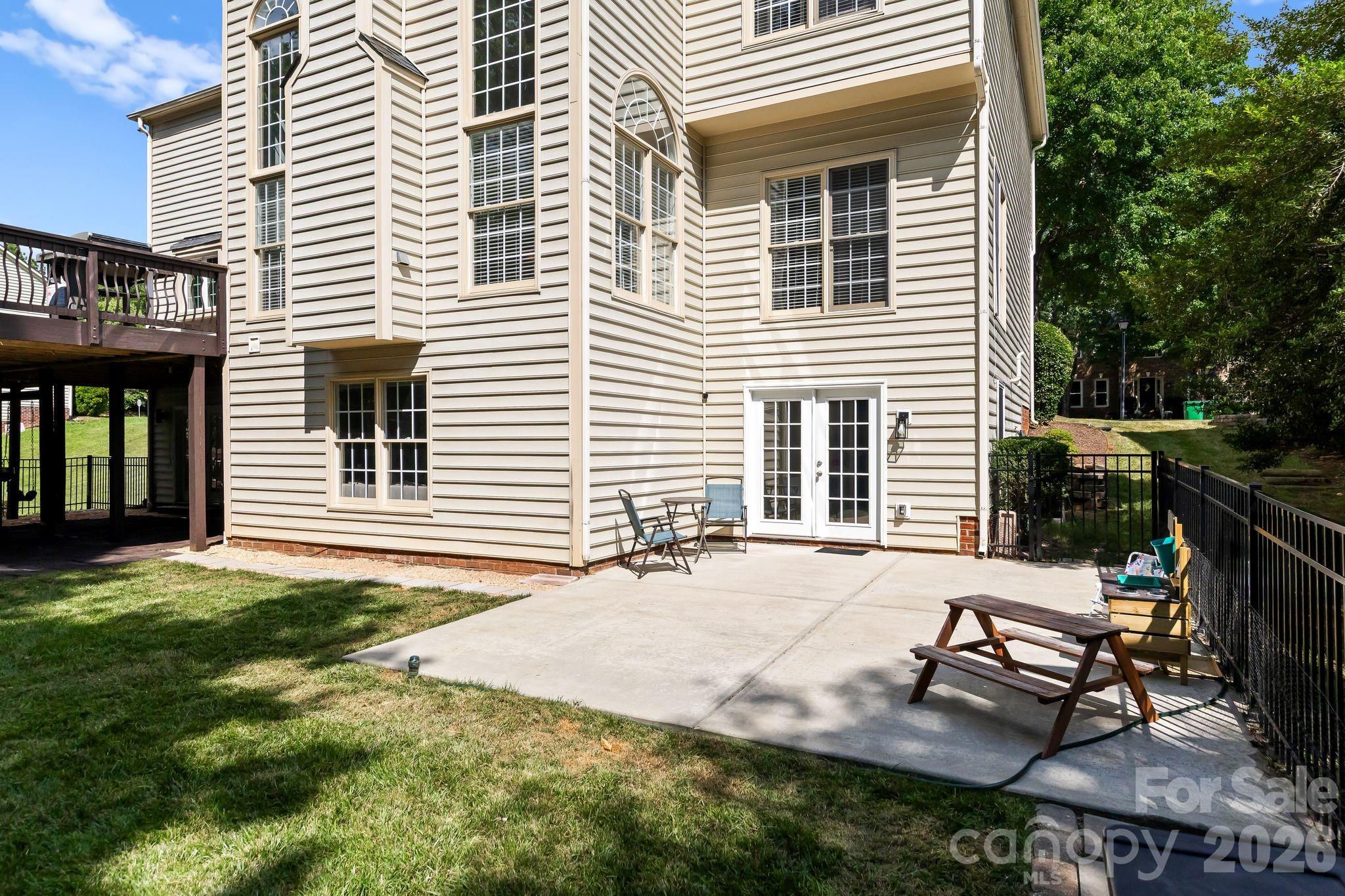 2718 Peverell Lane Property Photo 42