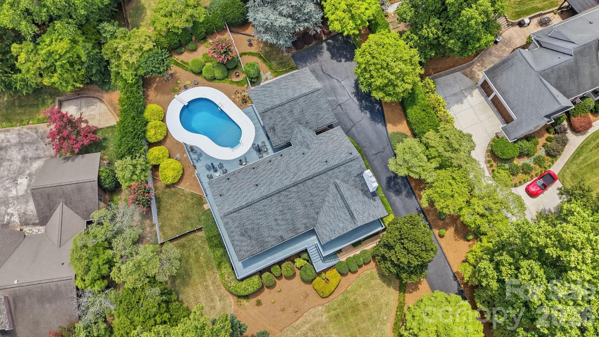1507 Heatherloch Drive Property Photo 2