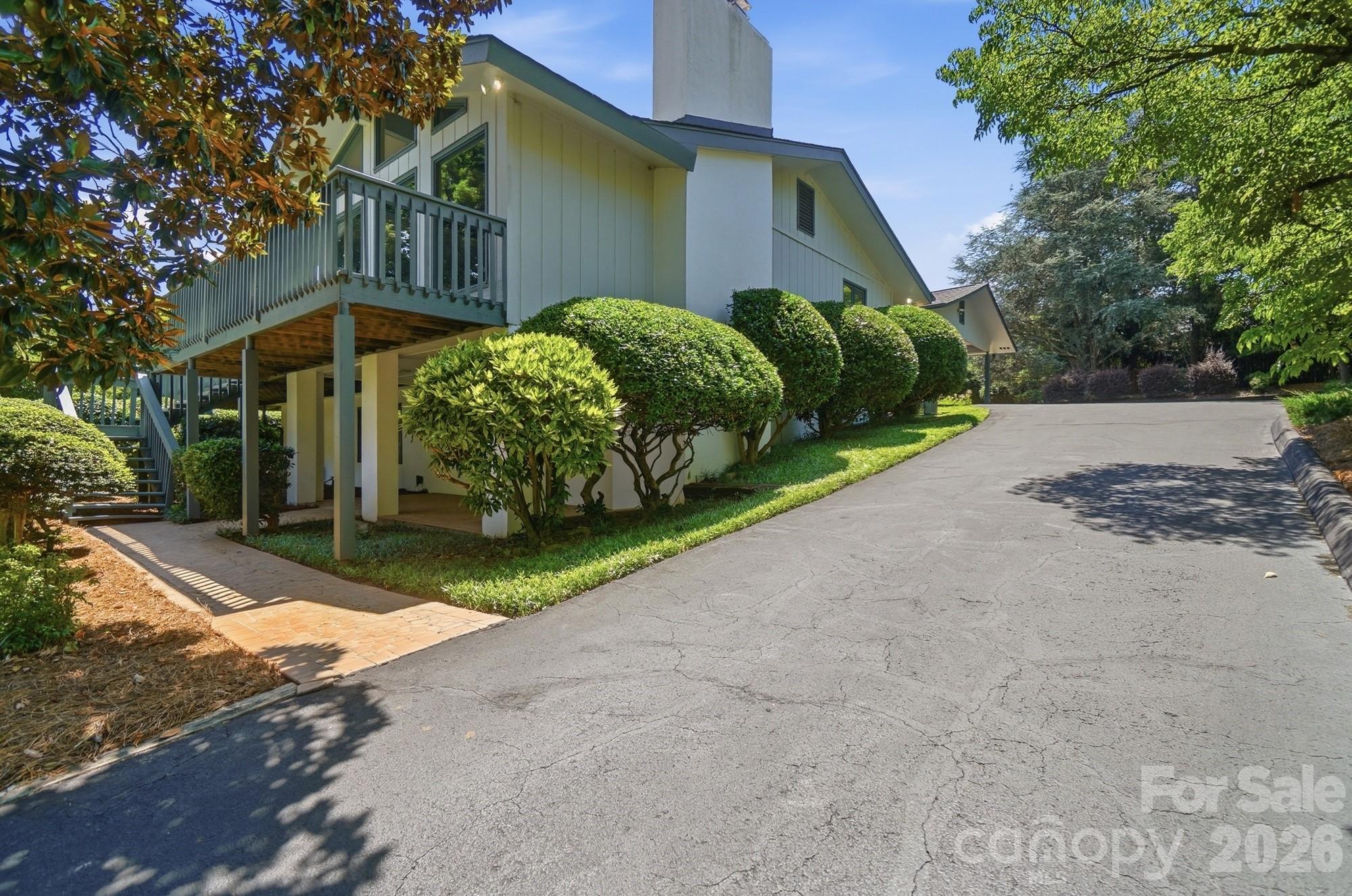 1507 Heatherloch Drive Property Photo 6