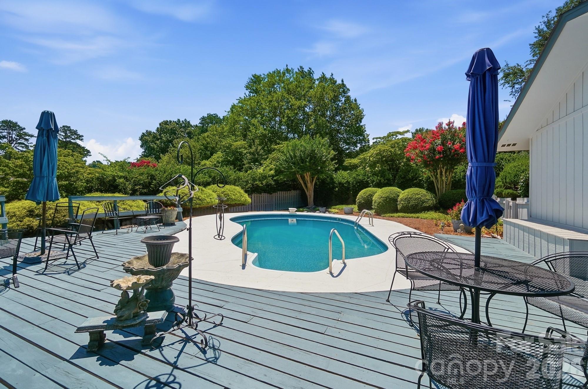 1507 Heatherloch Drive Property Photo 7