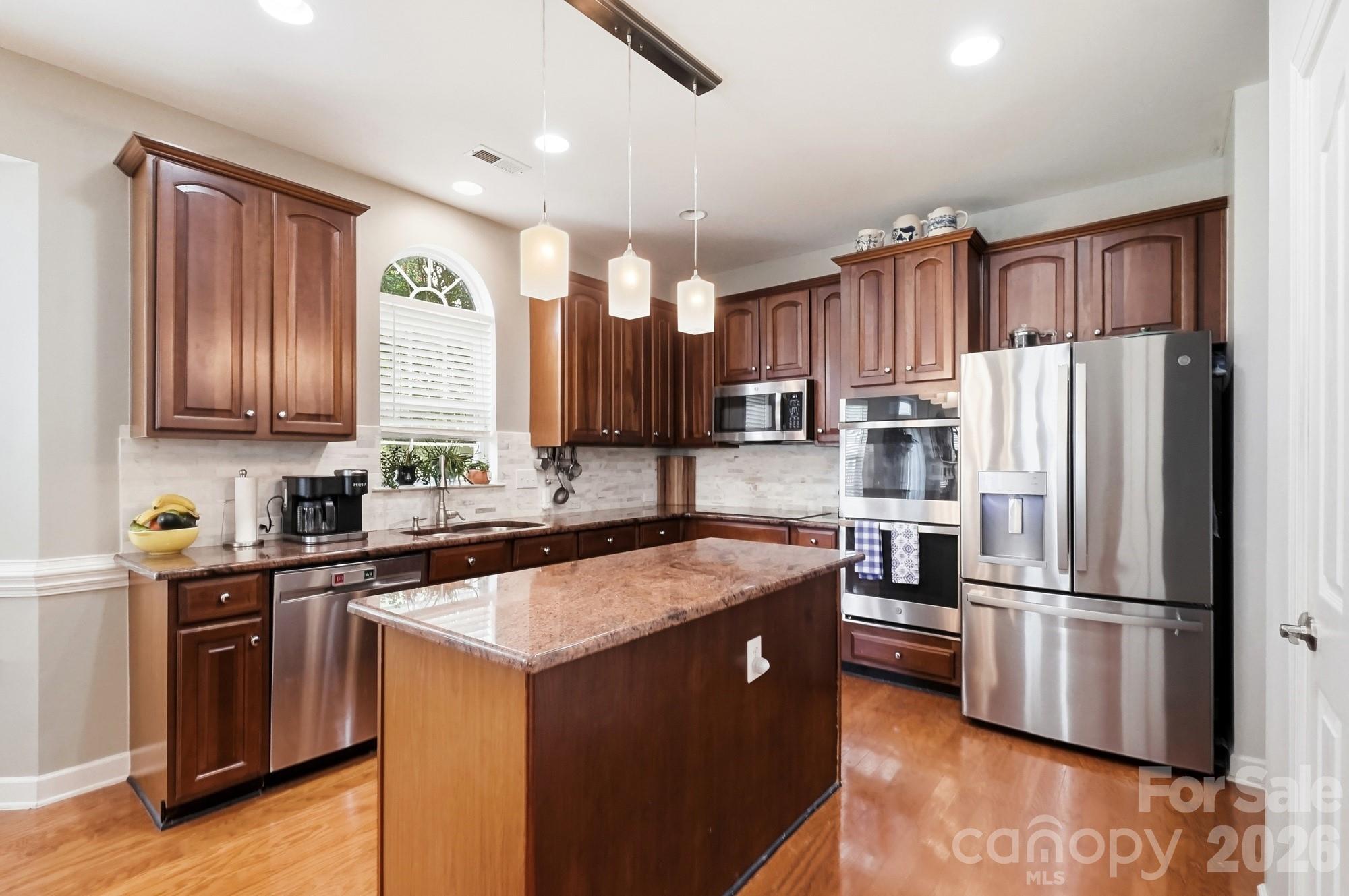 1111 Applegate Parkway Property Photo 1