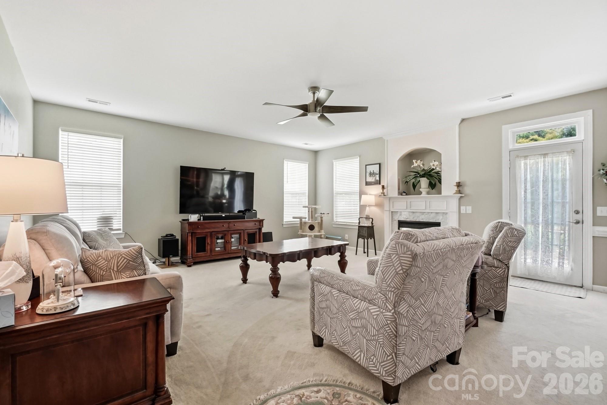 1111 Applegate Parkway Property Photo 4