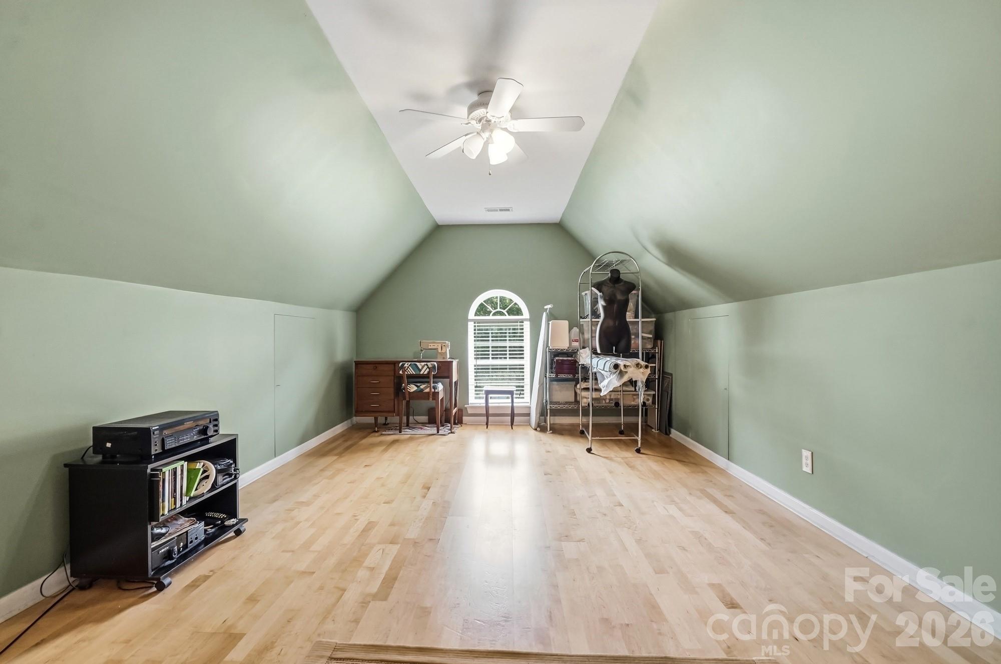 1111 Applegate Parkway Property Photo 24