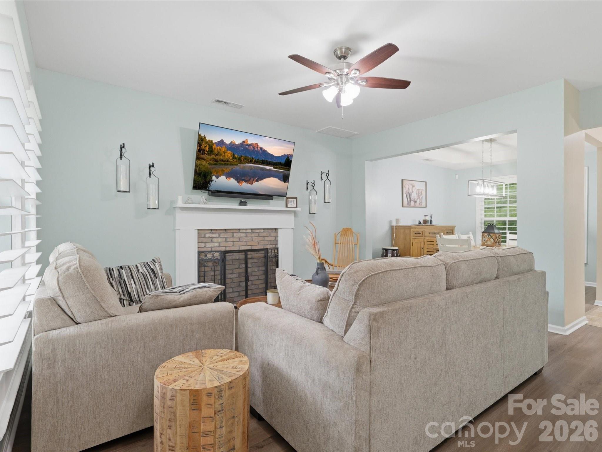 1566 Glenbar Court Property Photo 12