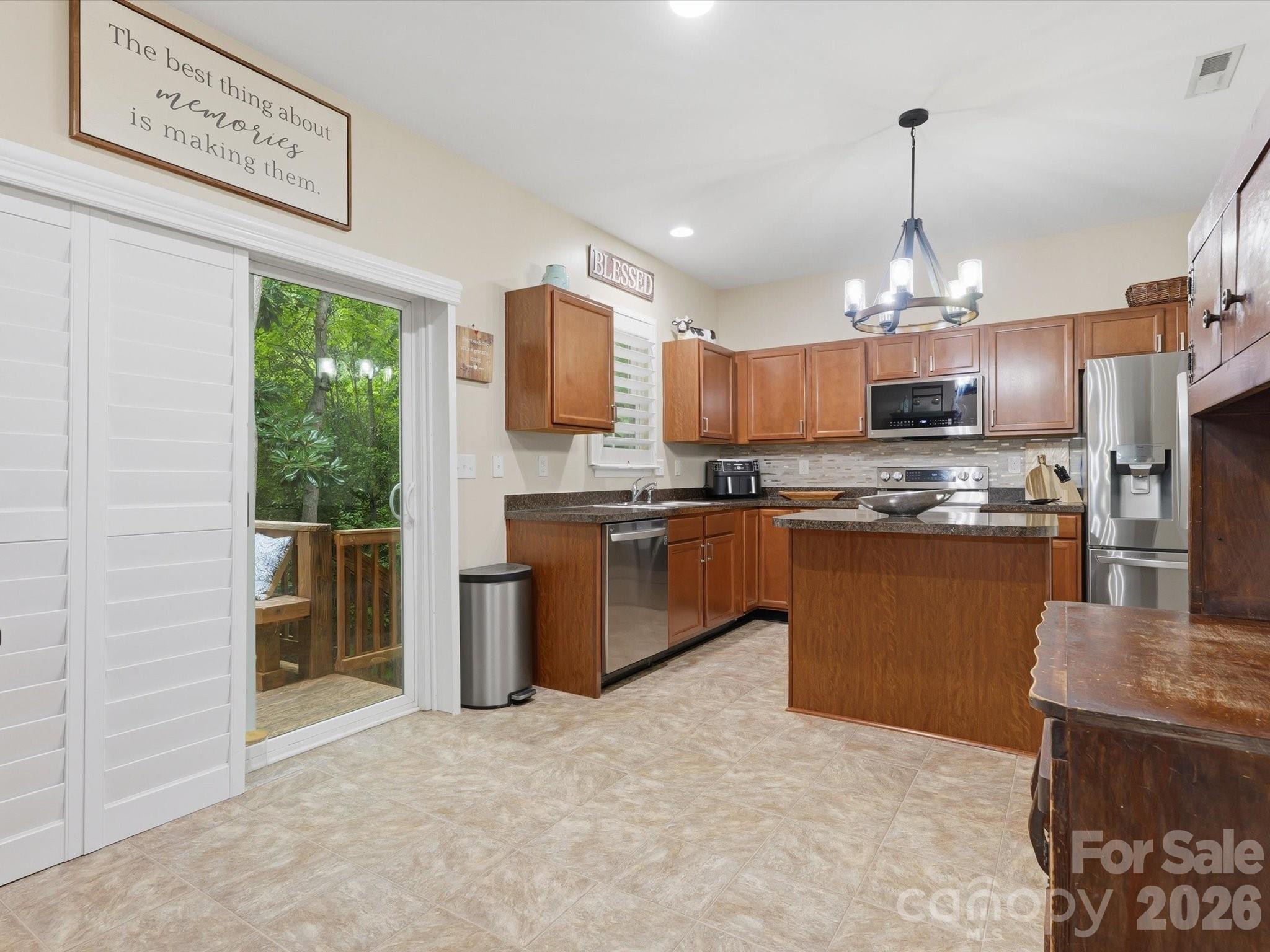 1566 Glenbar Court Property Photo 13