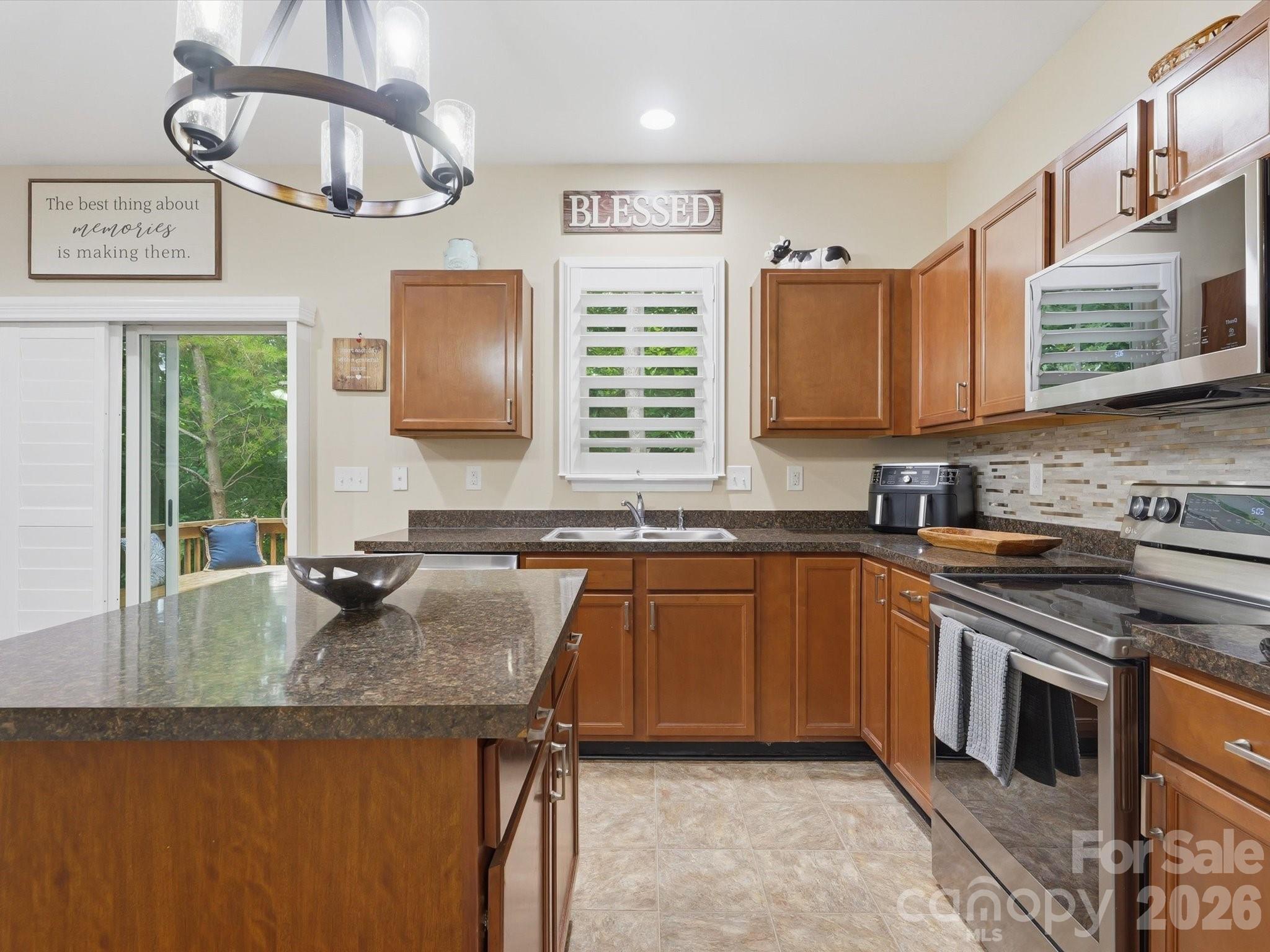 1566 Glenbar Court Property Photo 15