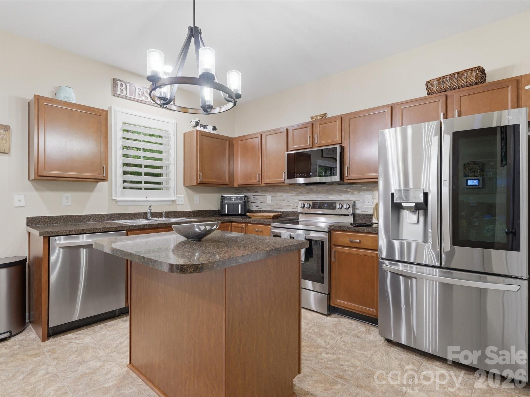 1566 Glenbar Court Property Photo 18