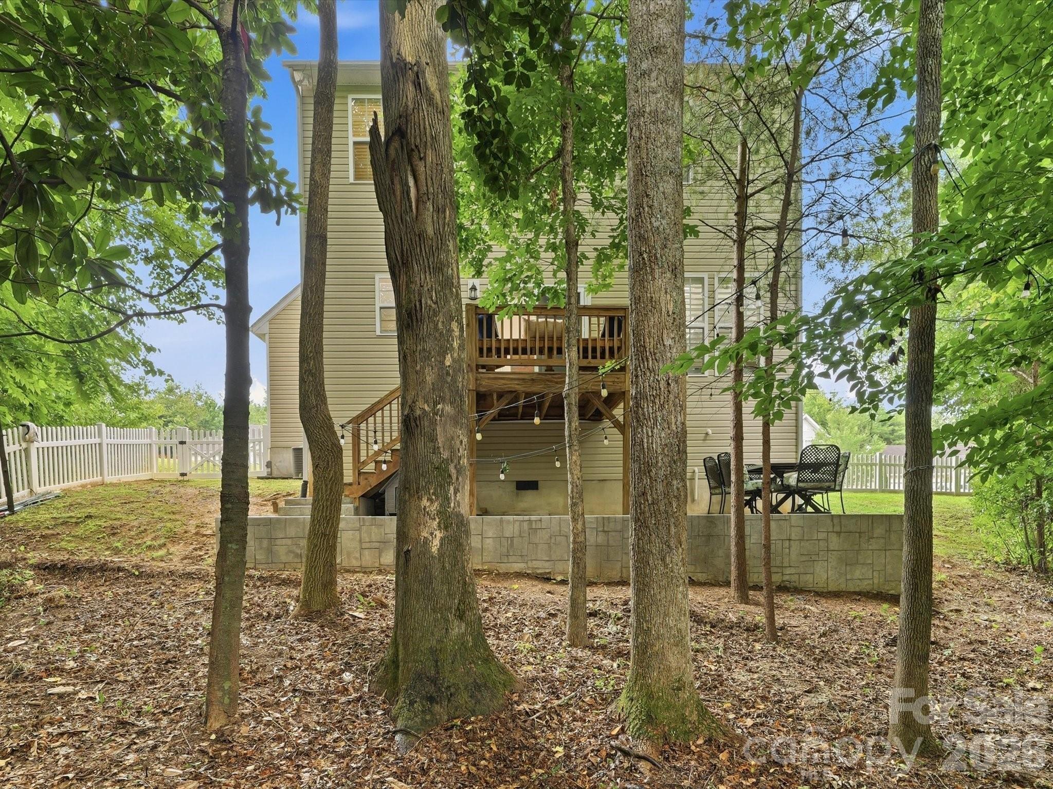 1566 Glenbar Court Property Photo 35