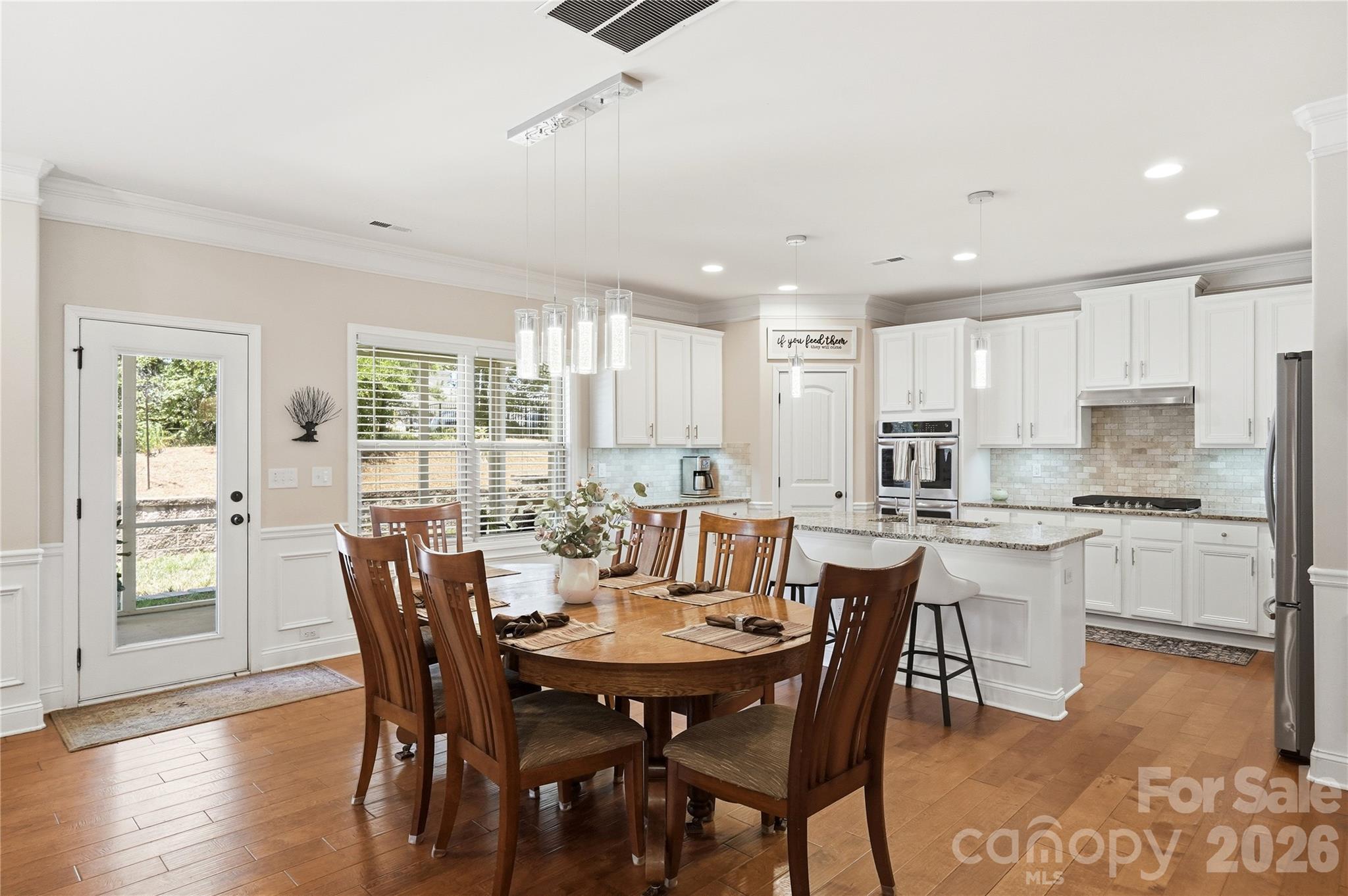 2827 Donegal Drive Property Photo 11