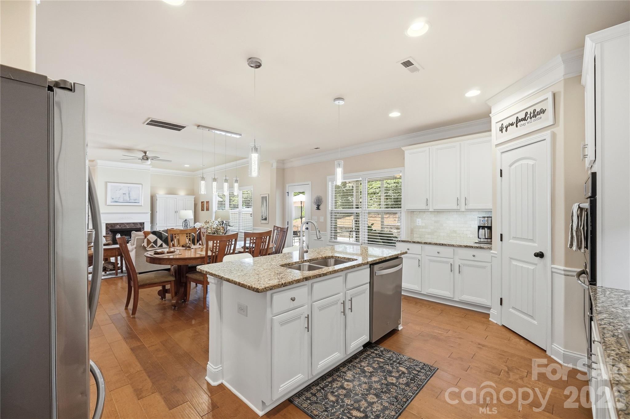2827 Donegal Drive Property Photo 14