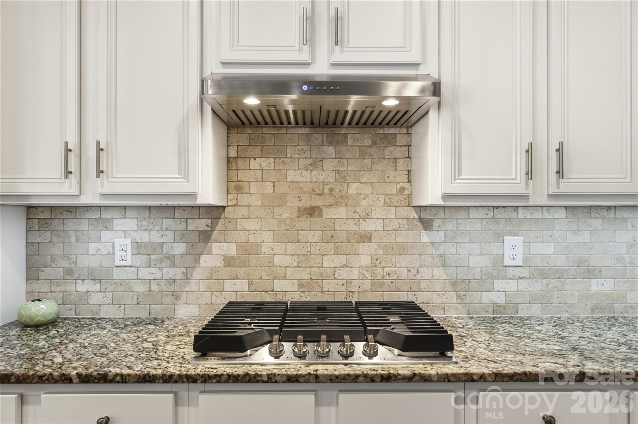 2827 Donegal Drive Property Photo 15