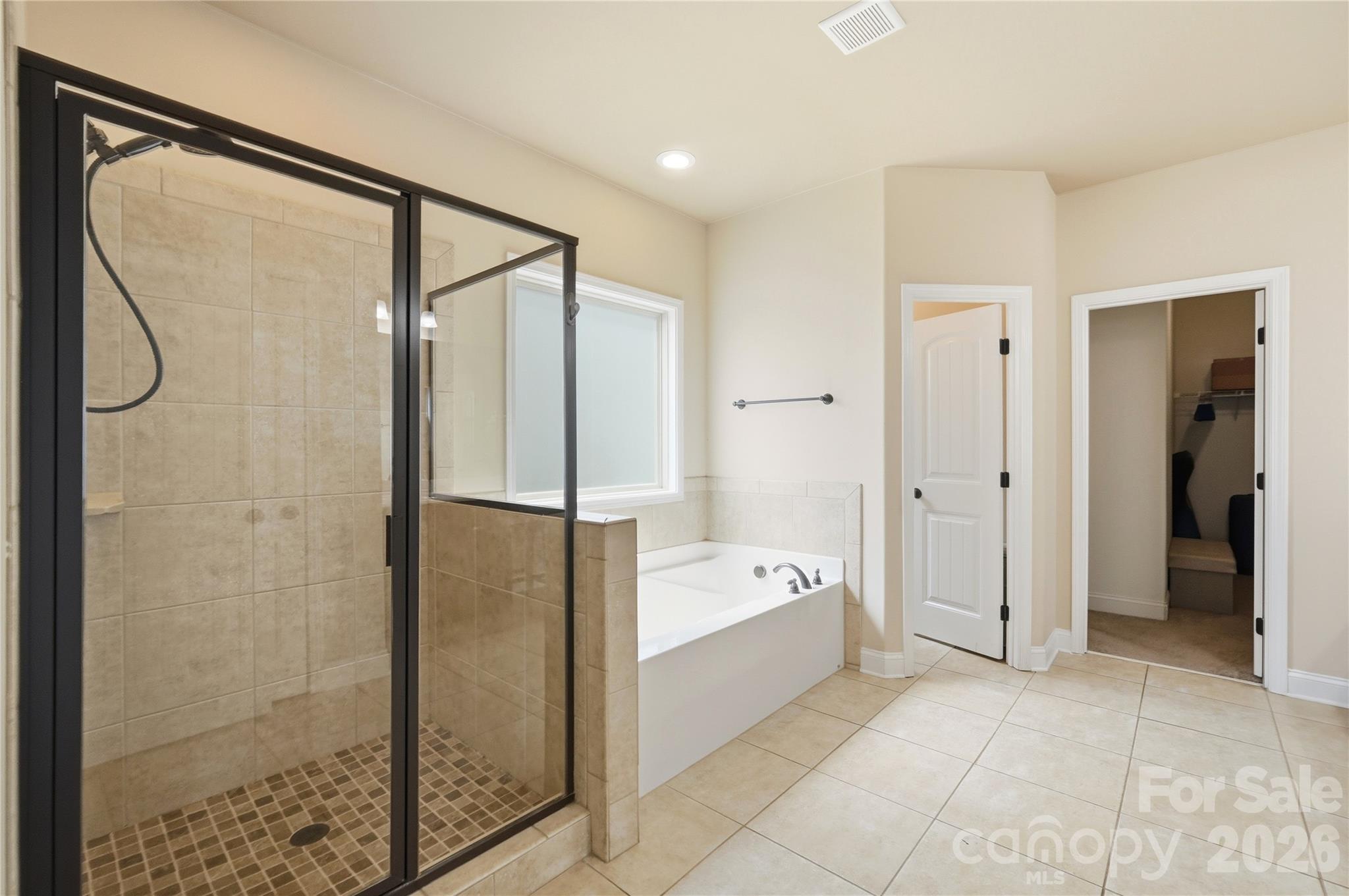 2827 Donegal Drive Property Photo 23