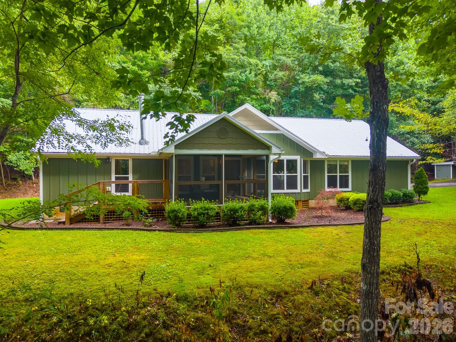 544 Stonehaven Drive Property Photo 1