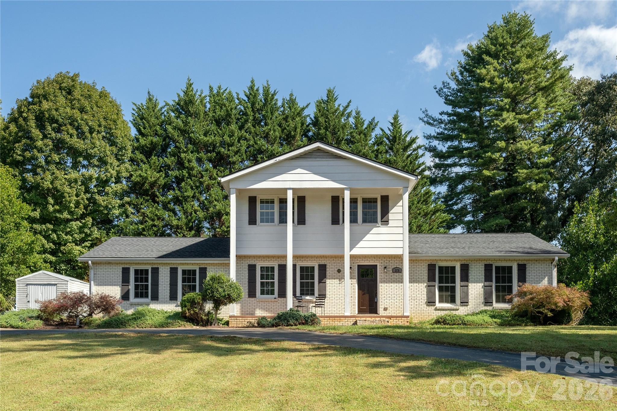 1376 Glenheath Drive Property Photo 1