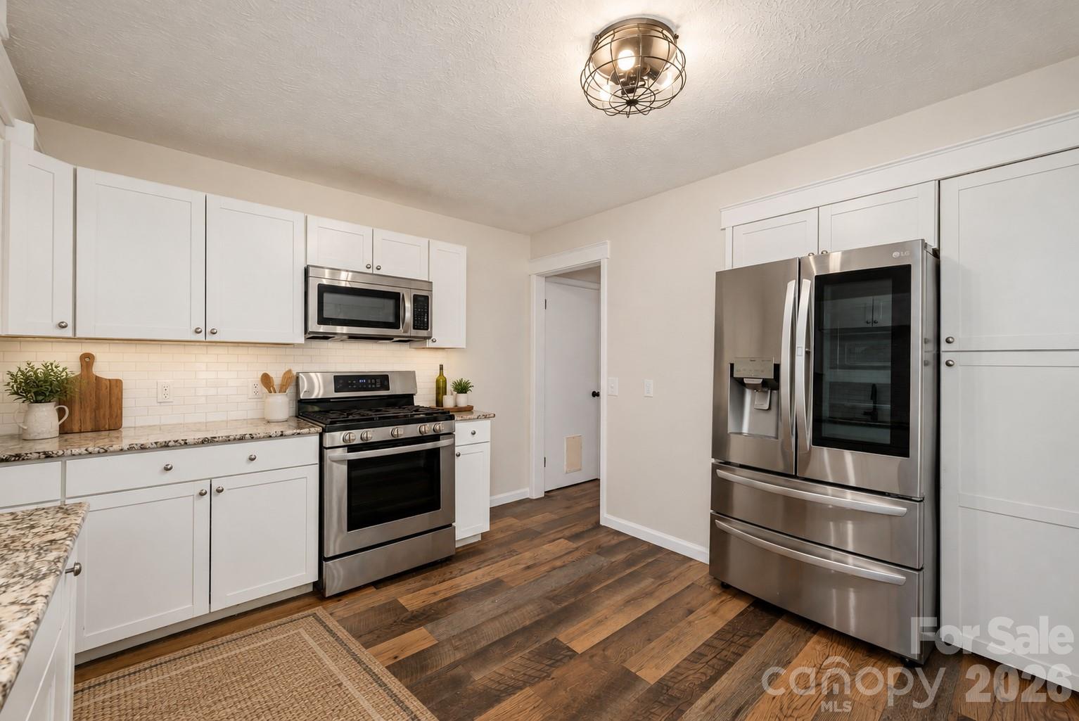 1376 Glenheath Drive Property Photo 2