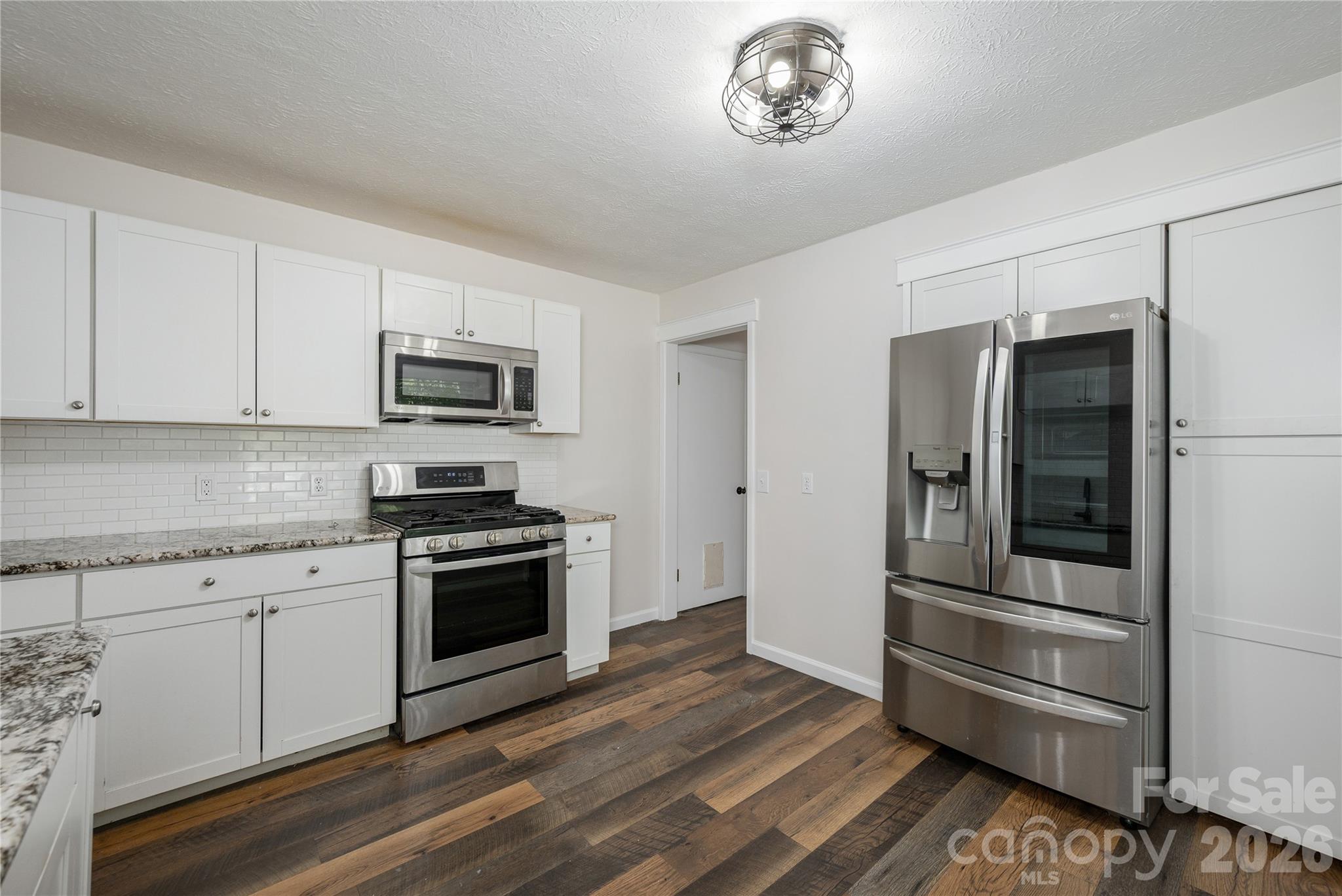 1376 Glenheath Drive Property Photo 14