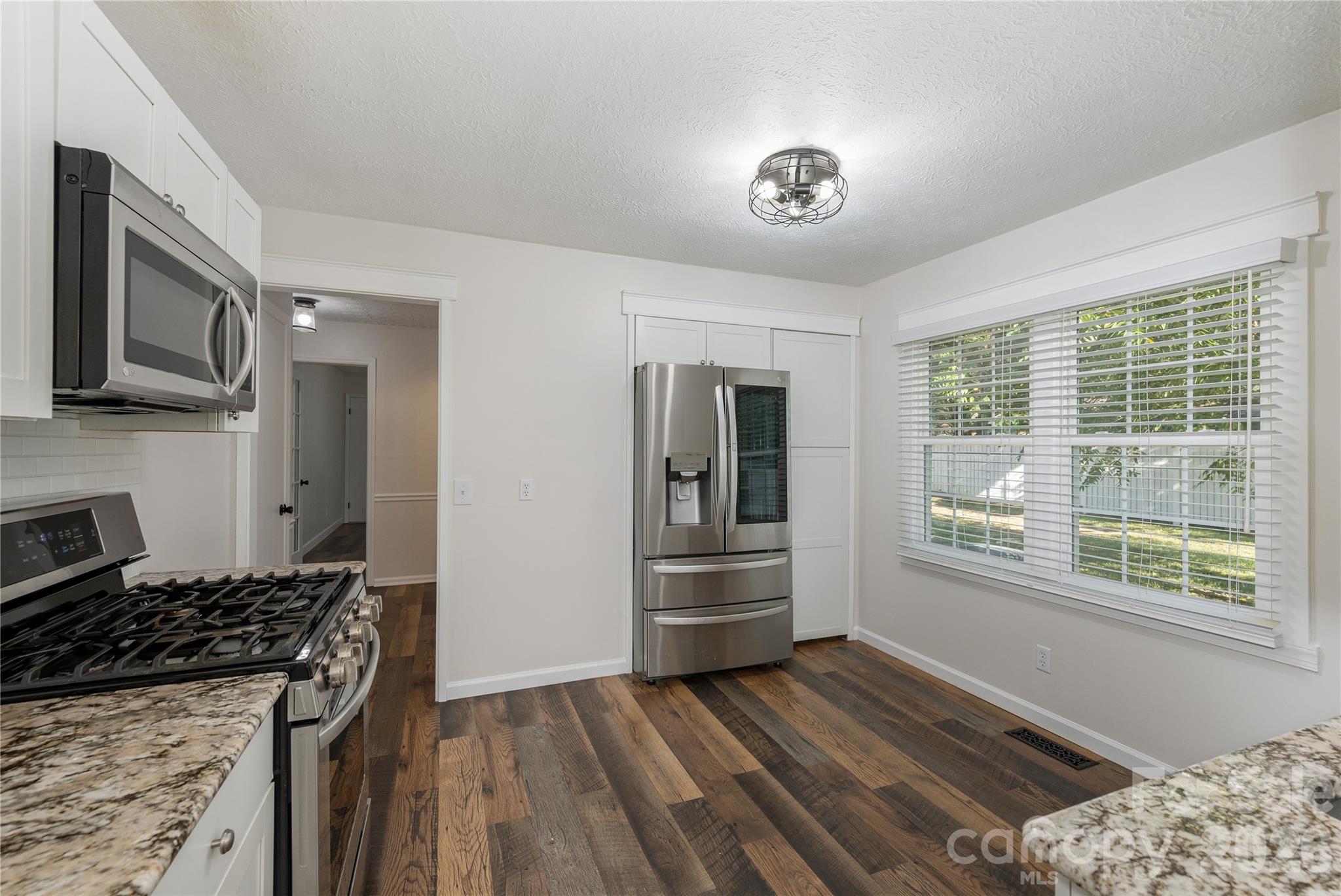1376 Glenheath Drive Property Photo 15