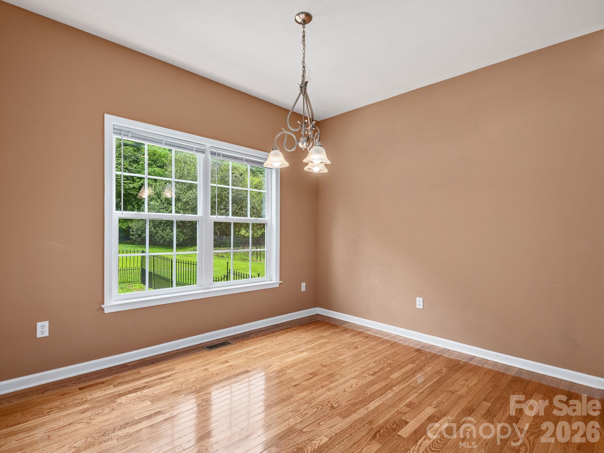 509 Shamrock Drive Property Photo 5
