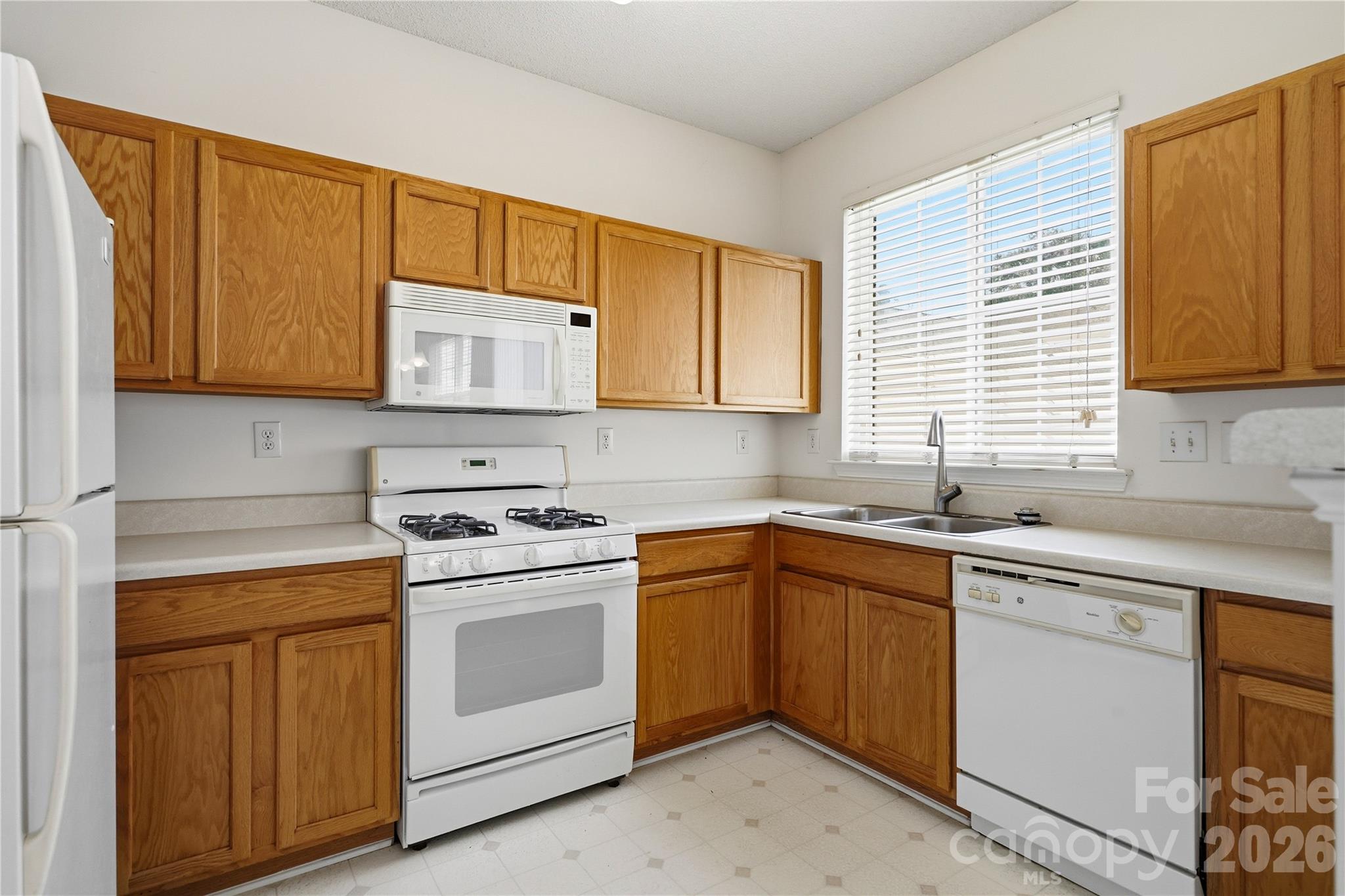 9035 Meadowmont View Drive Property Photo 11