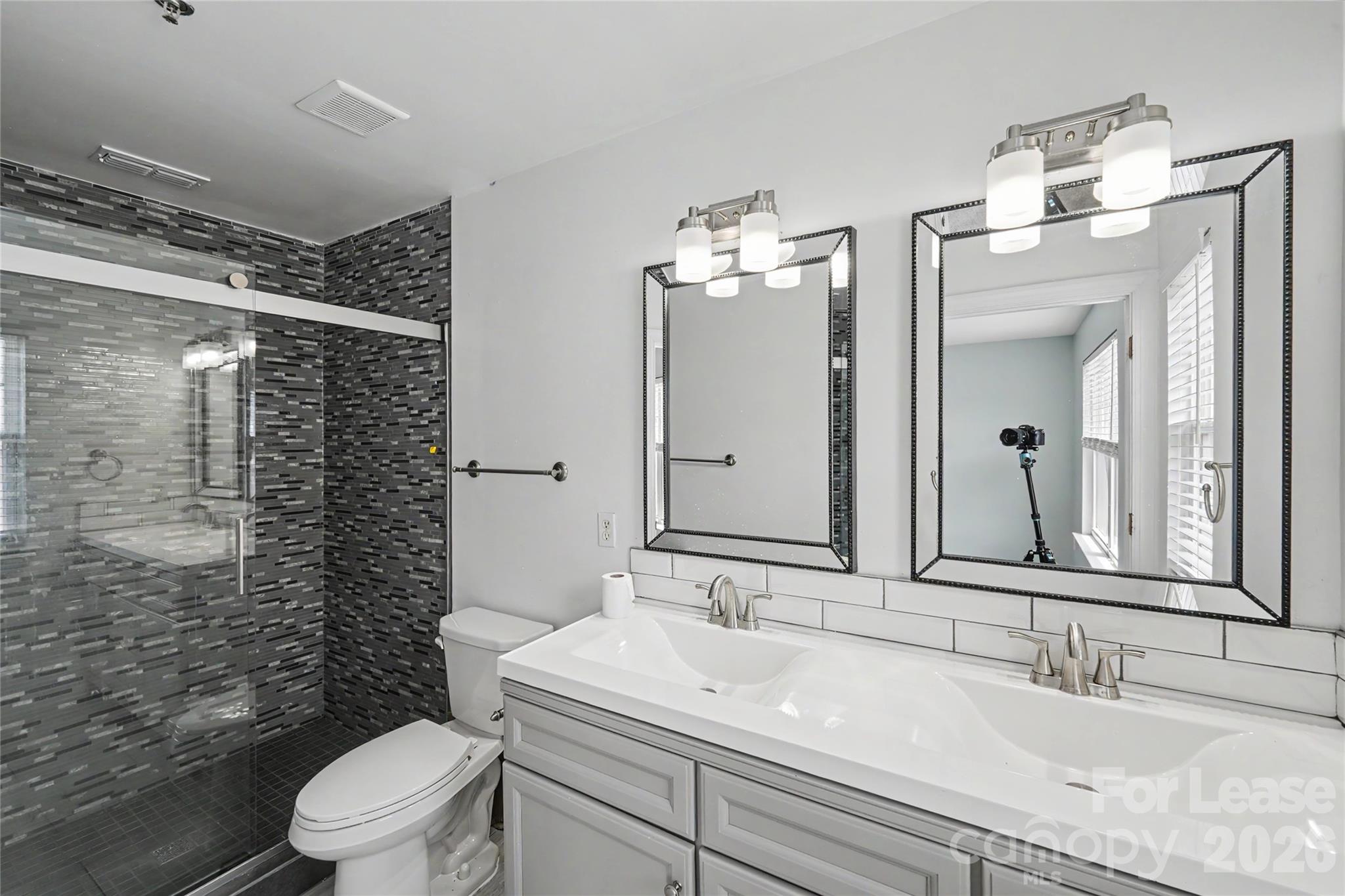 6424 Royal Celadon Way Property Photo 5