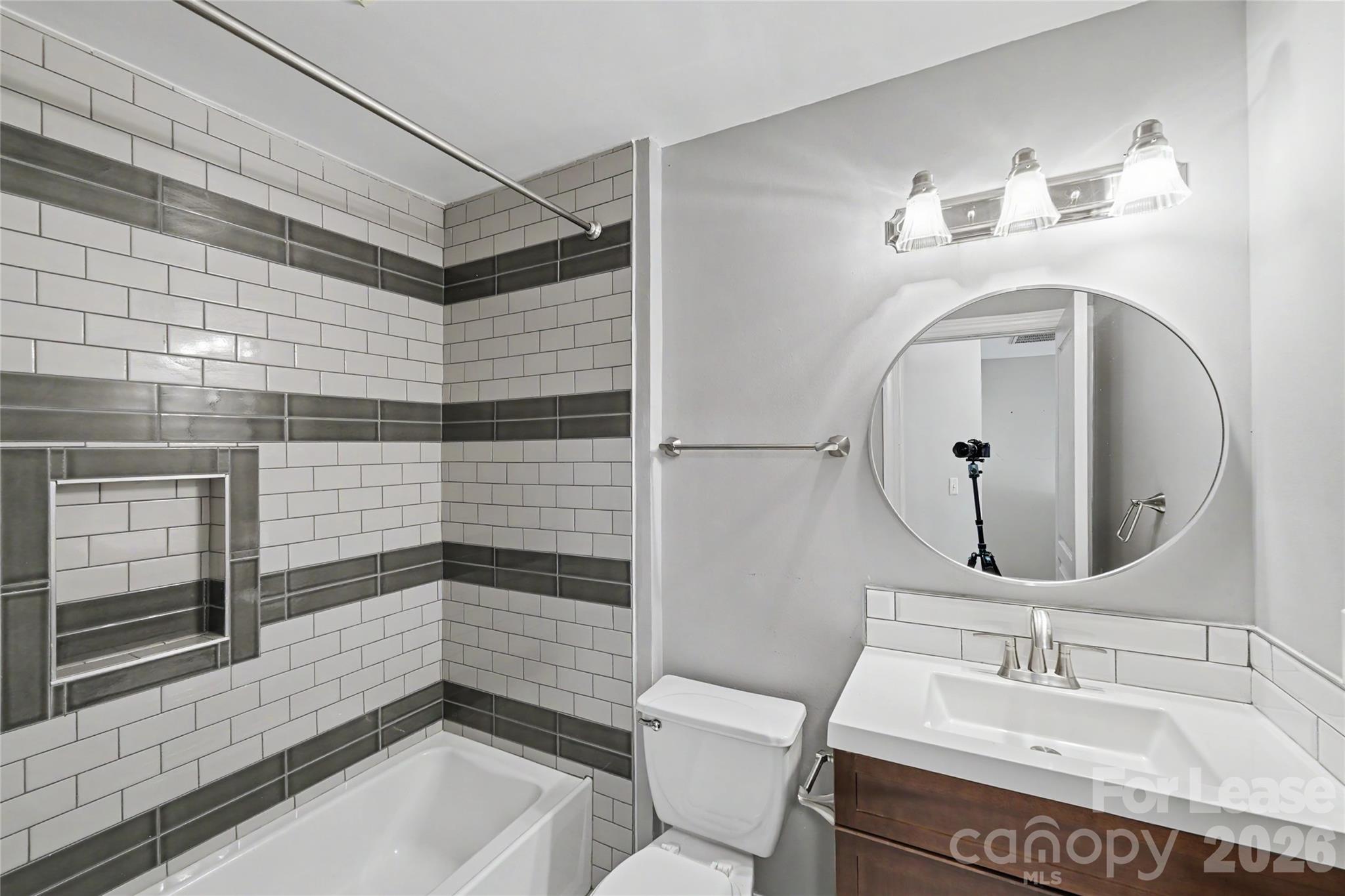 6424 Royal Celadon Way Property Photo 9