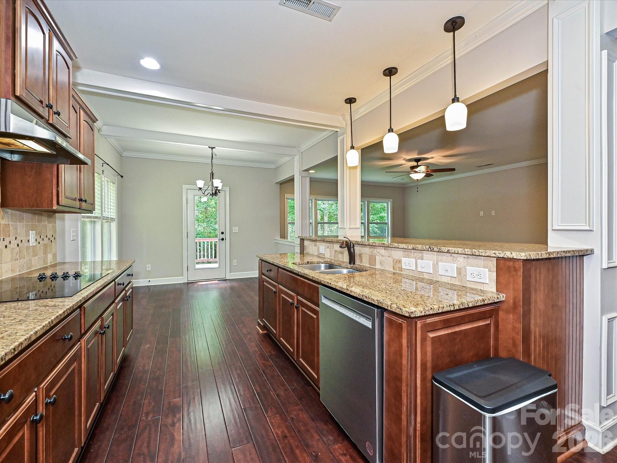 1336 Huntcliff Drive Property Photo 12