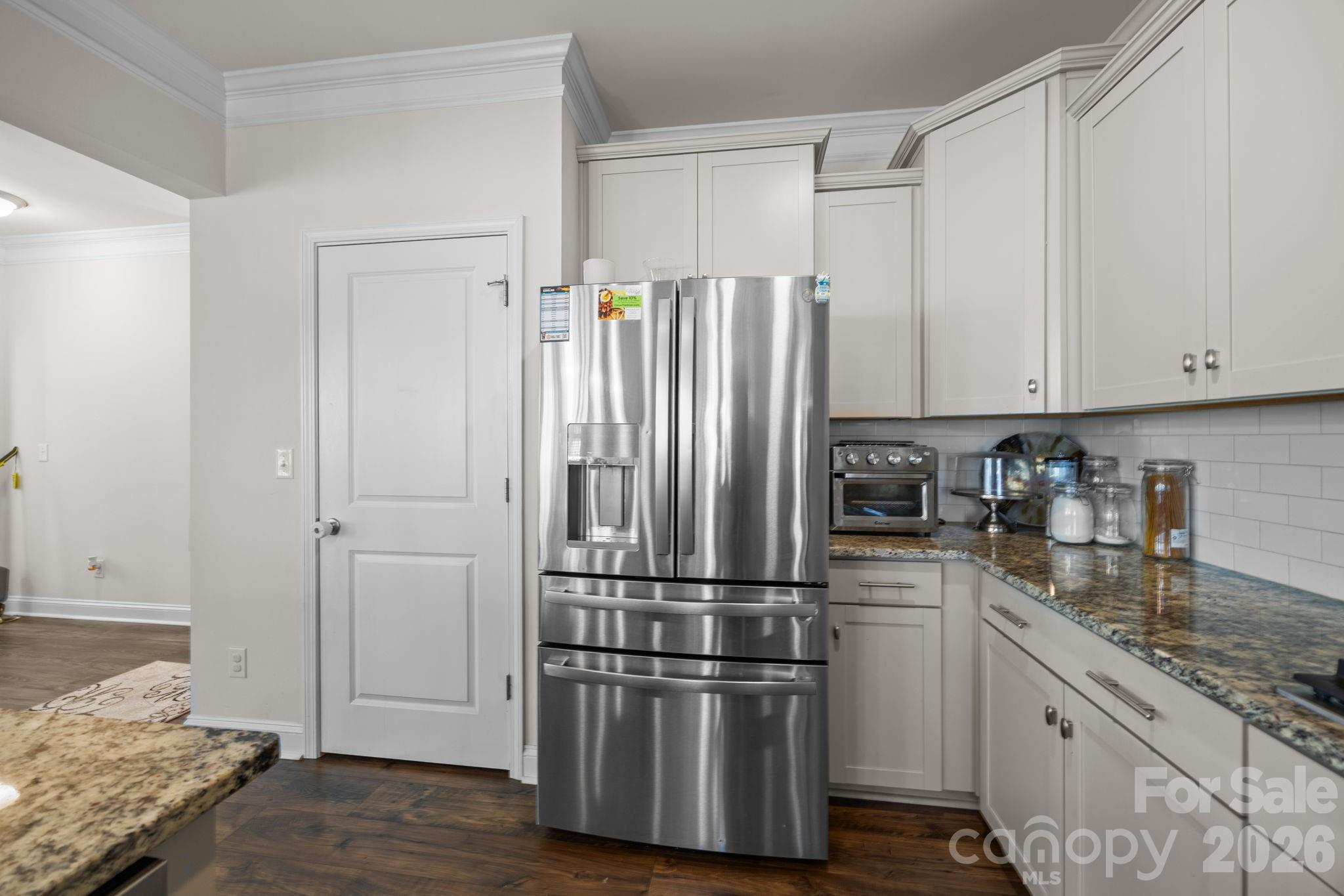 2045 Saddlebred Drive Property Photo 4