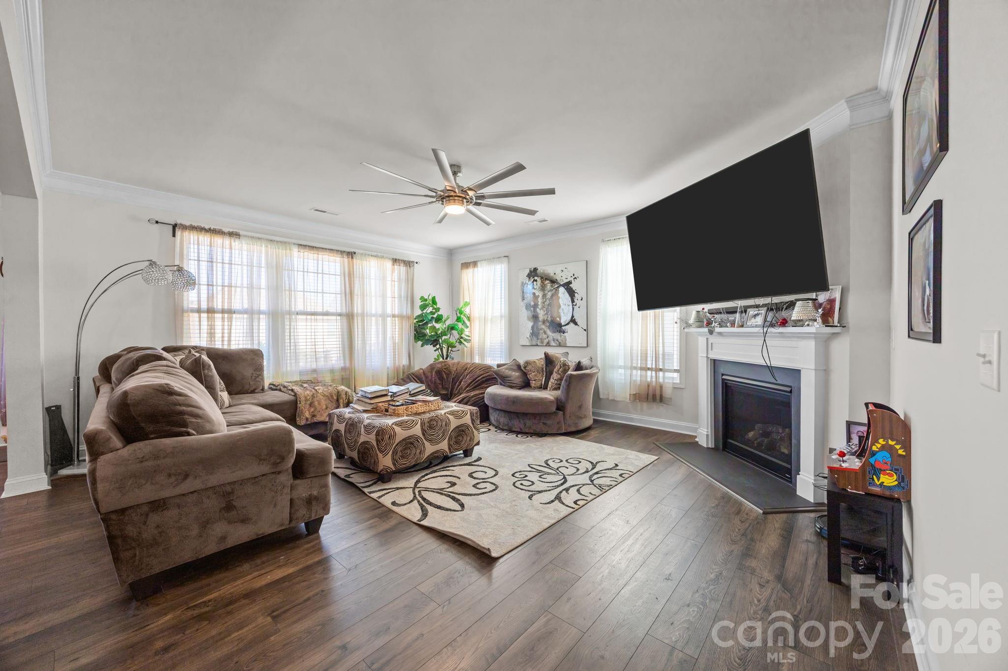 2045 Saddlebred Drive Property Photo 10