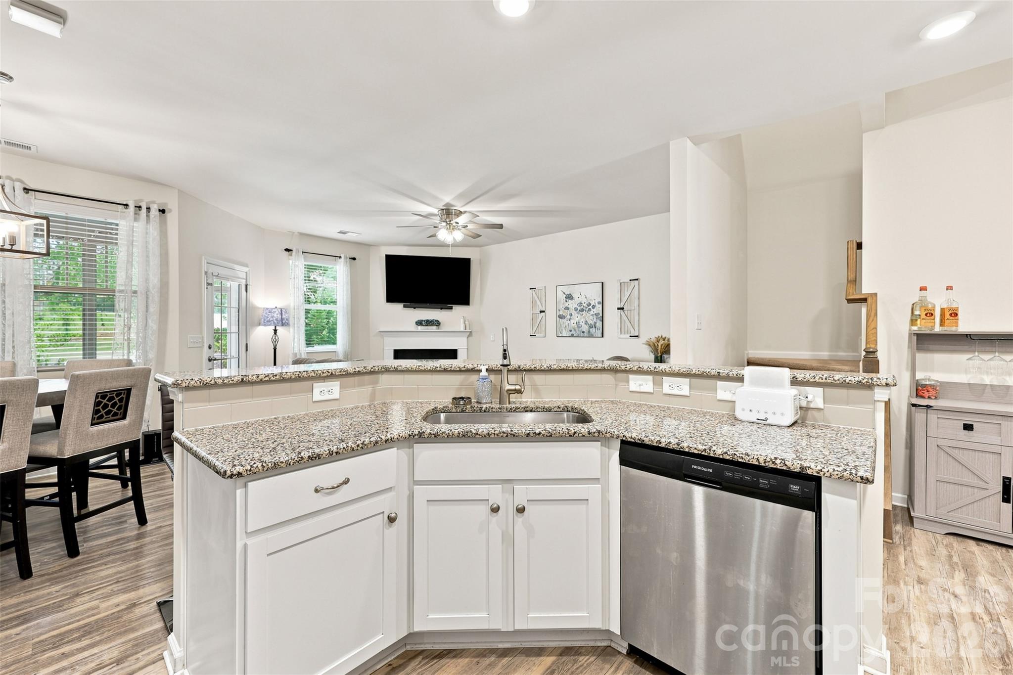 347 Kennebel Place Property Photo 9