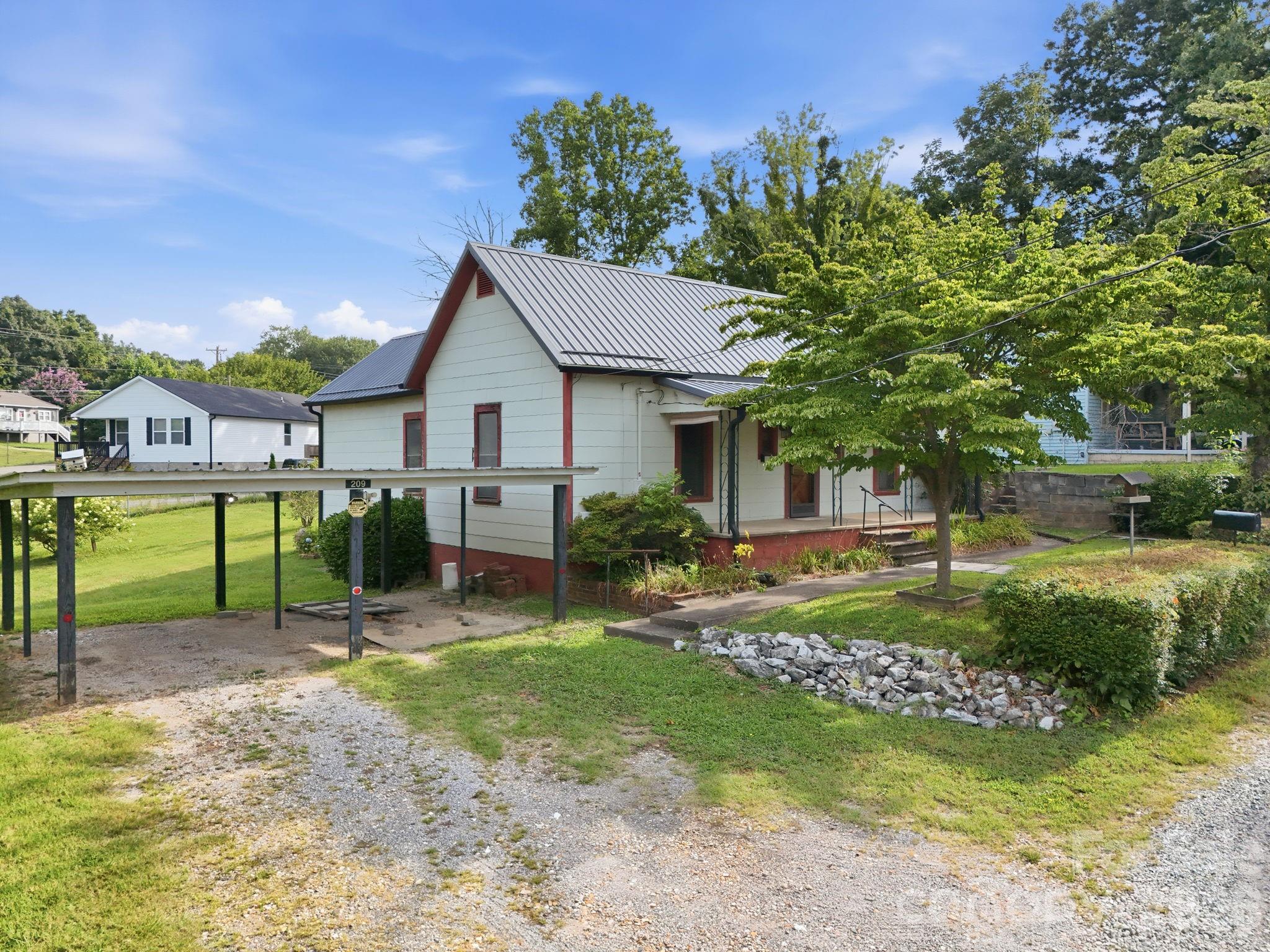 209 Virginia Avenue Property Photo 1