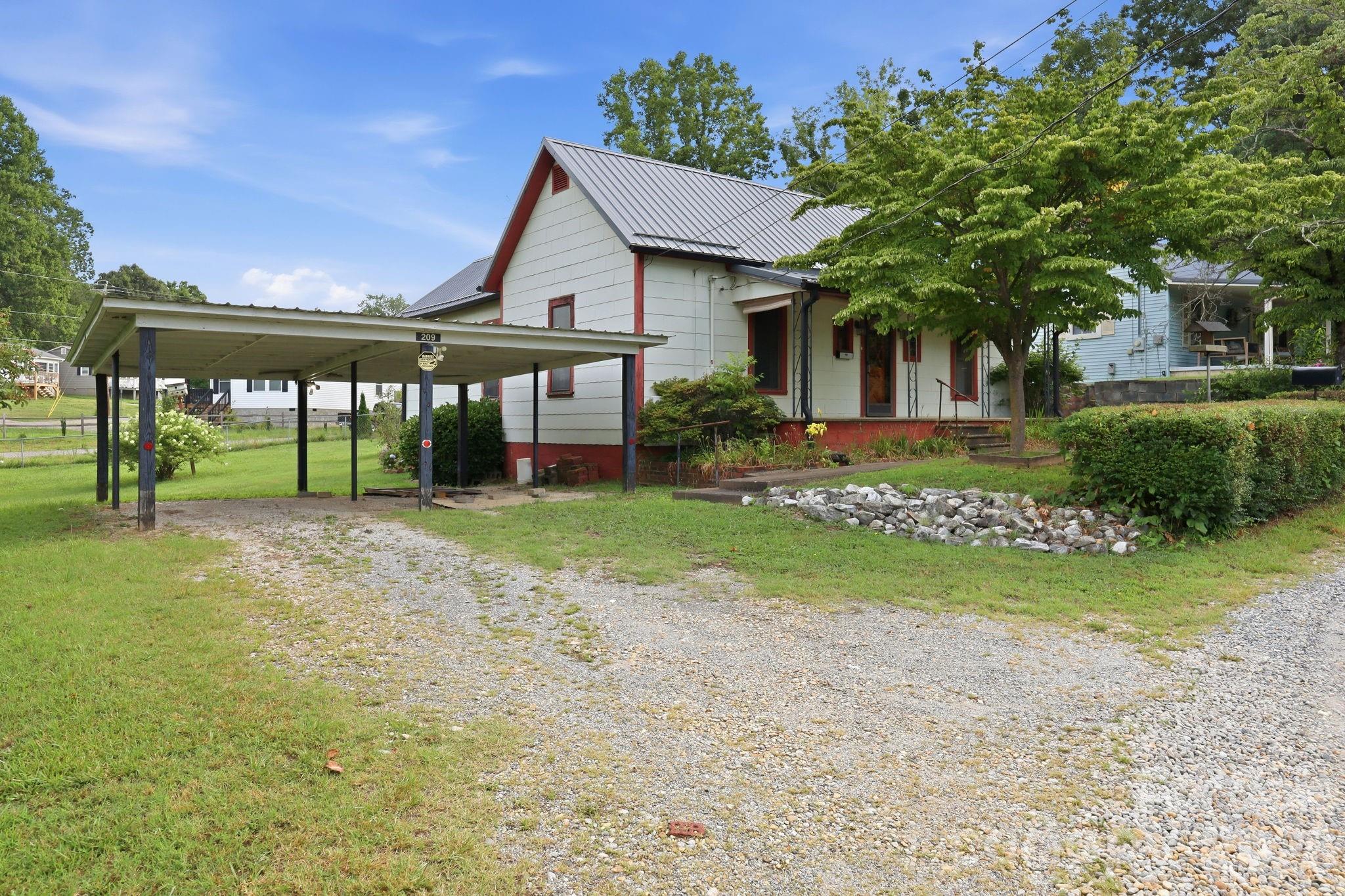 209 Virginia Avenue Property Photo 3