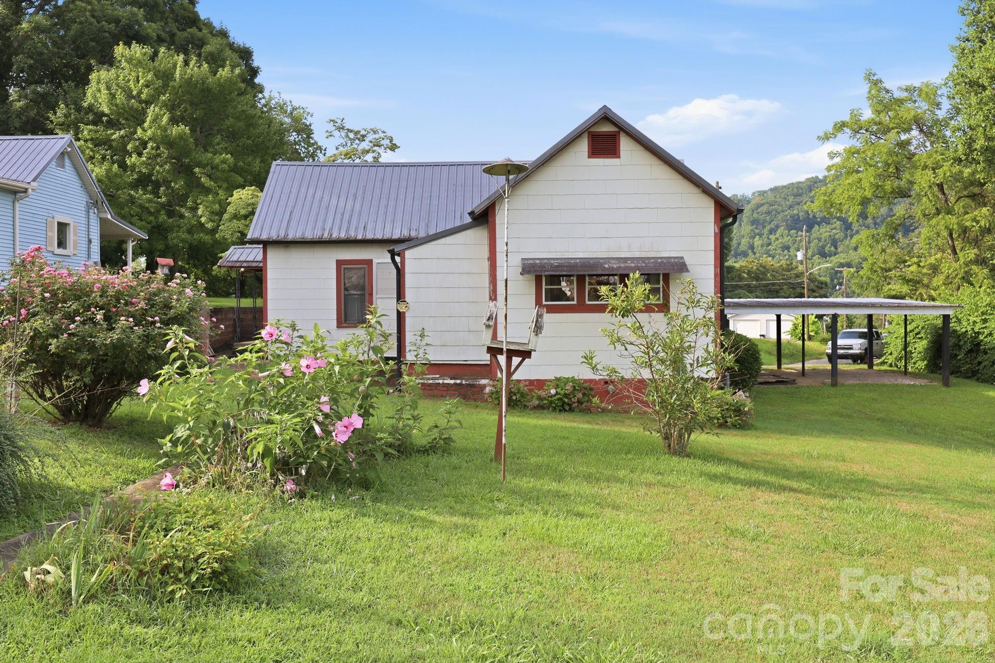 209 Virginia Avenue Property Photo 37