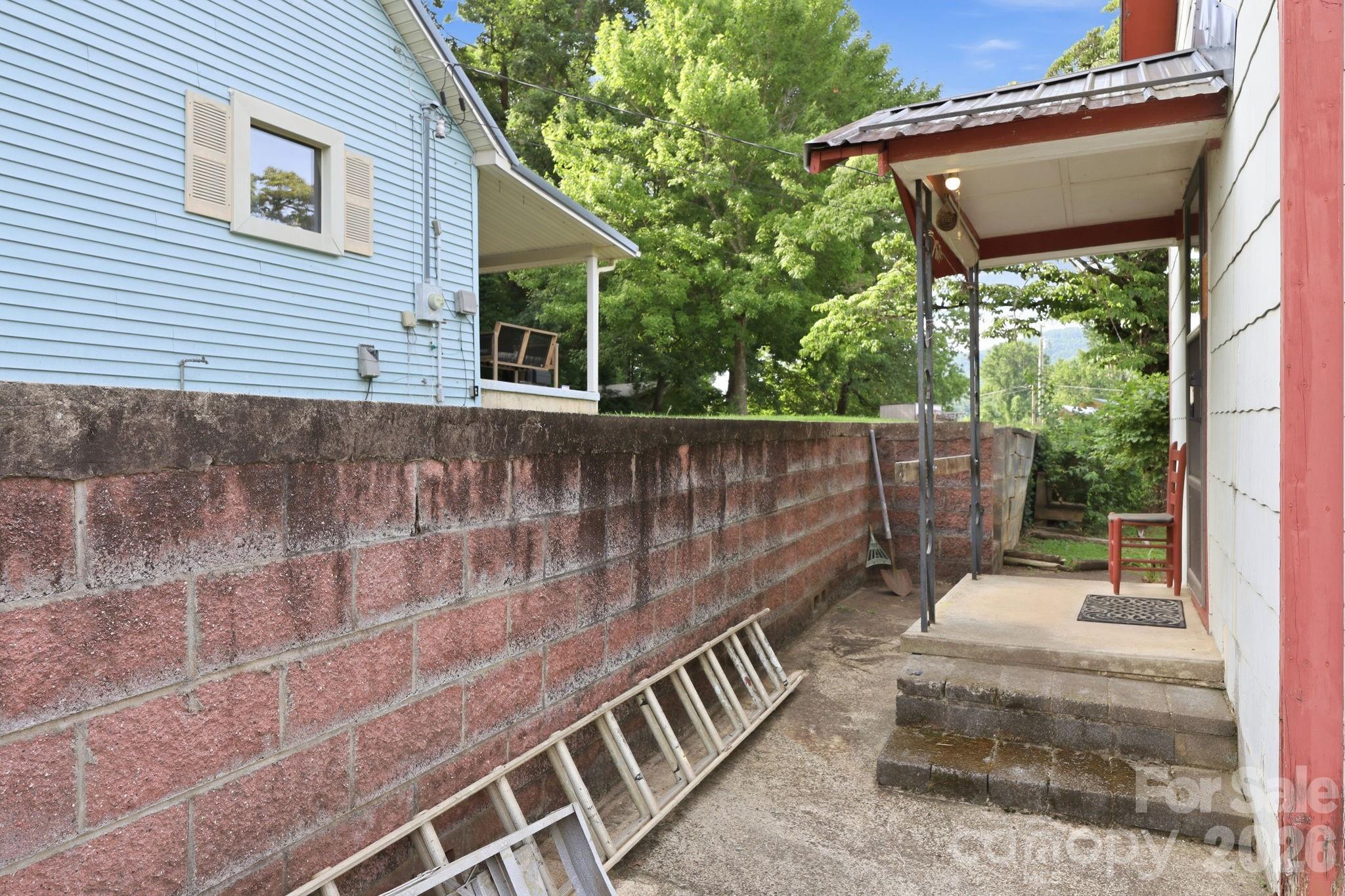 209 Virginia Avenue Property Photo 40