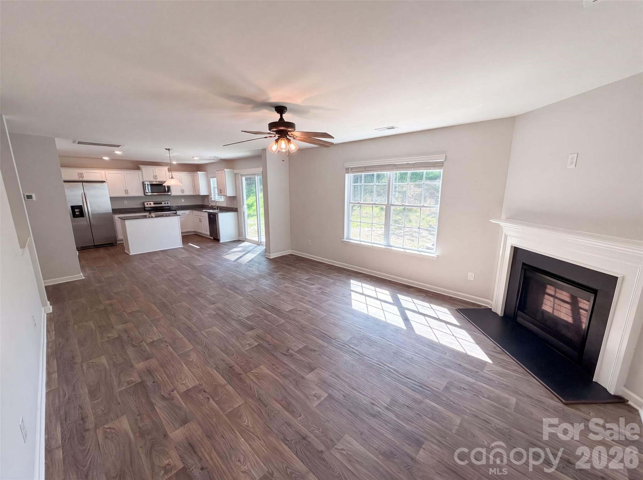 2014 Tarzi Lane Property Photo 3