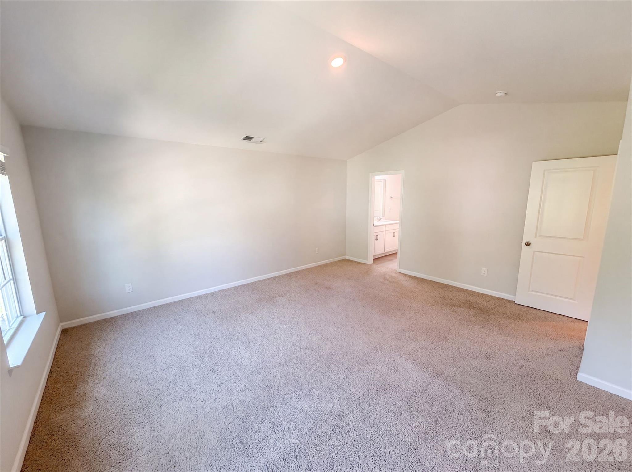 2014 Tarzi Lane Property Photo 4