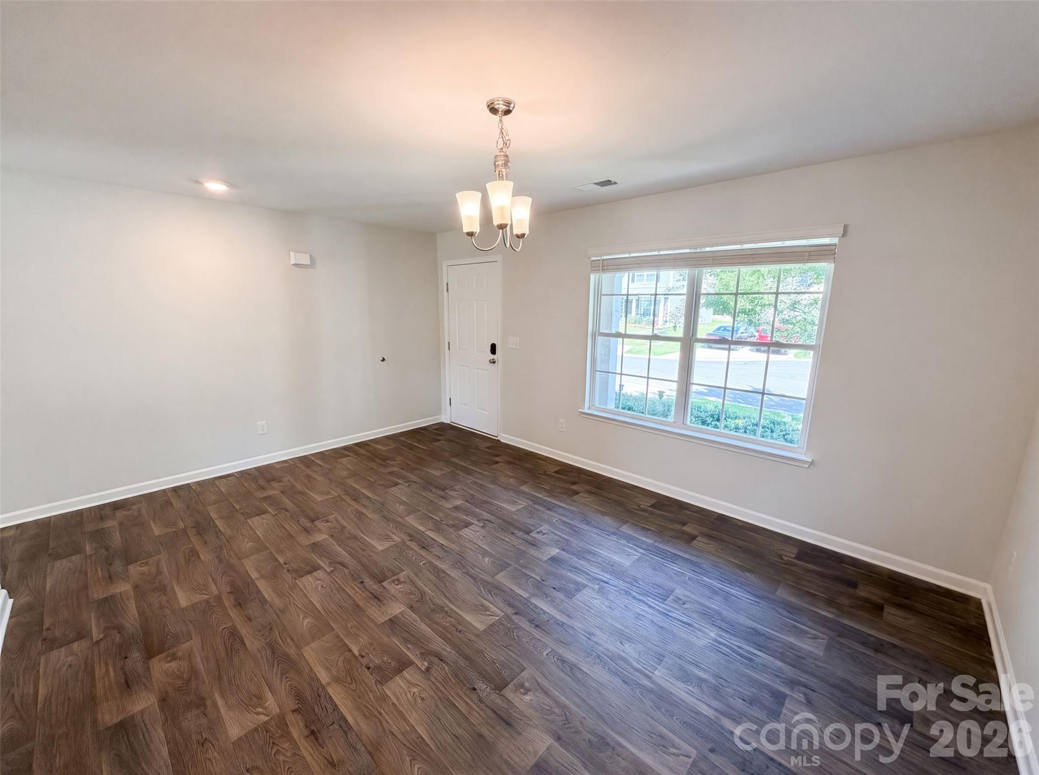 2014 Tarzi Lane Property Photo 8