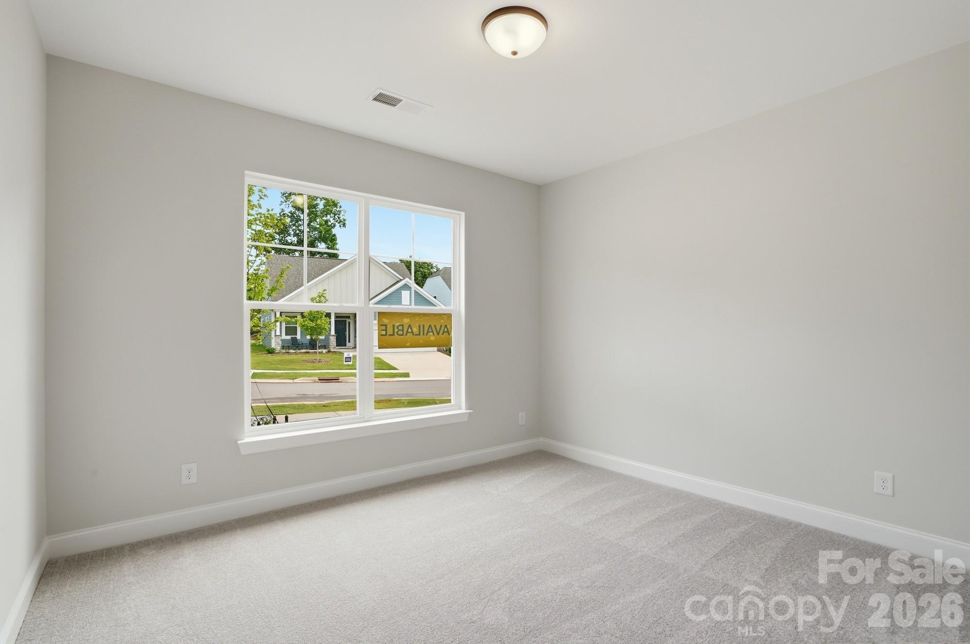 109 Spring Hollow Property Photo 7