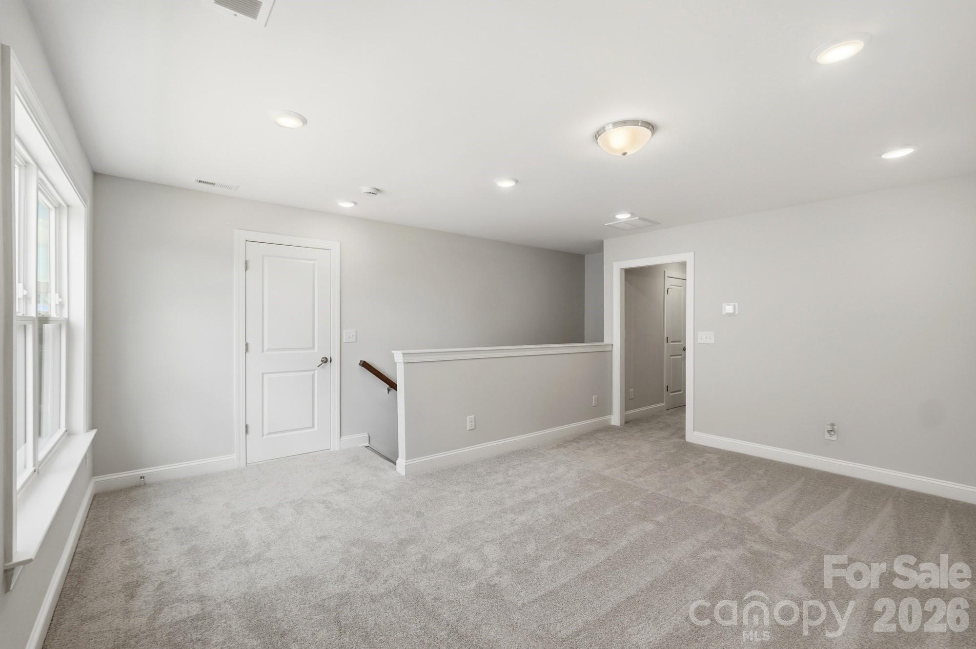 109 Spring Hollow Property Photo 8
