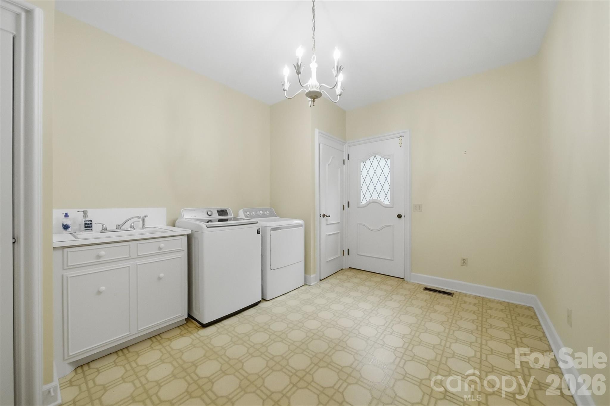2373 Wilkesboro Boulevard Property Photo 26