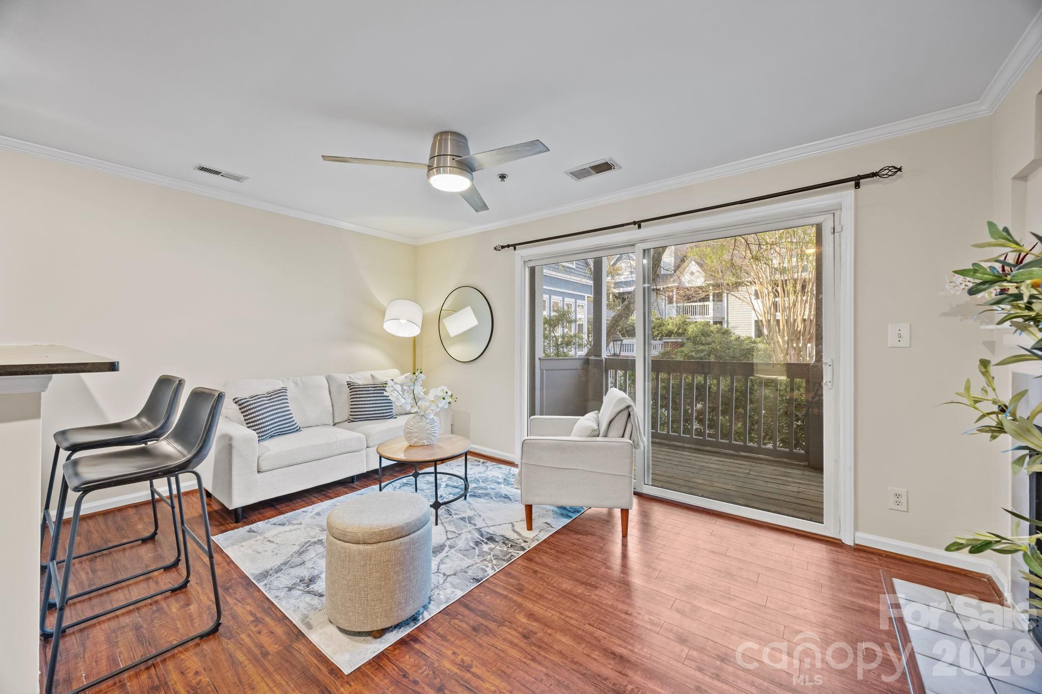 525 N Graham Street 2e Property Photo 6