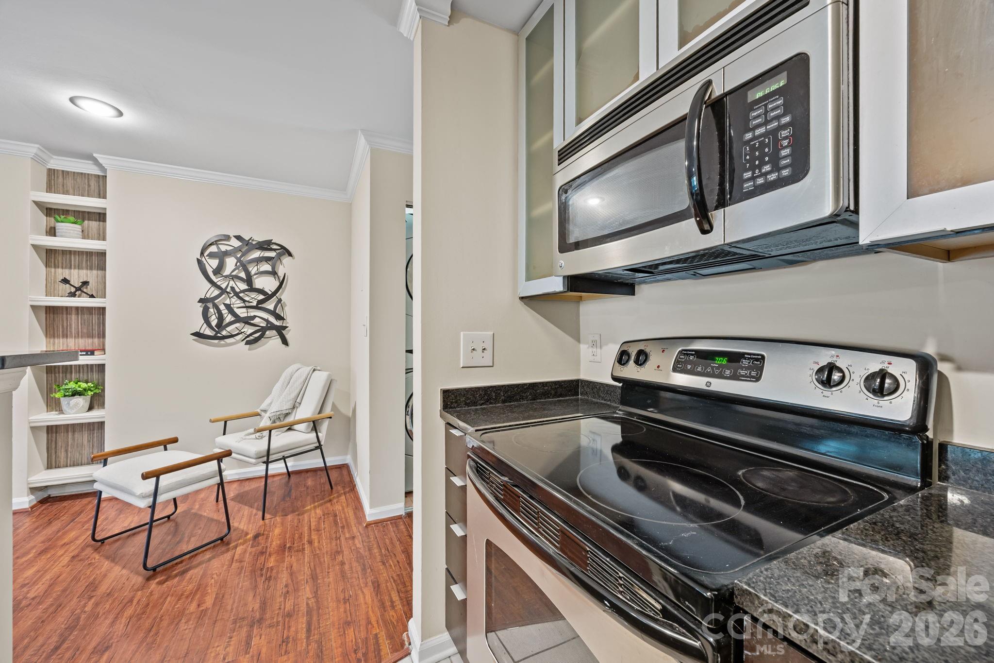 525 N Graham Street 2e Property Photo 7