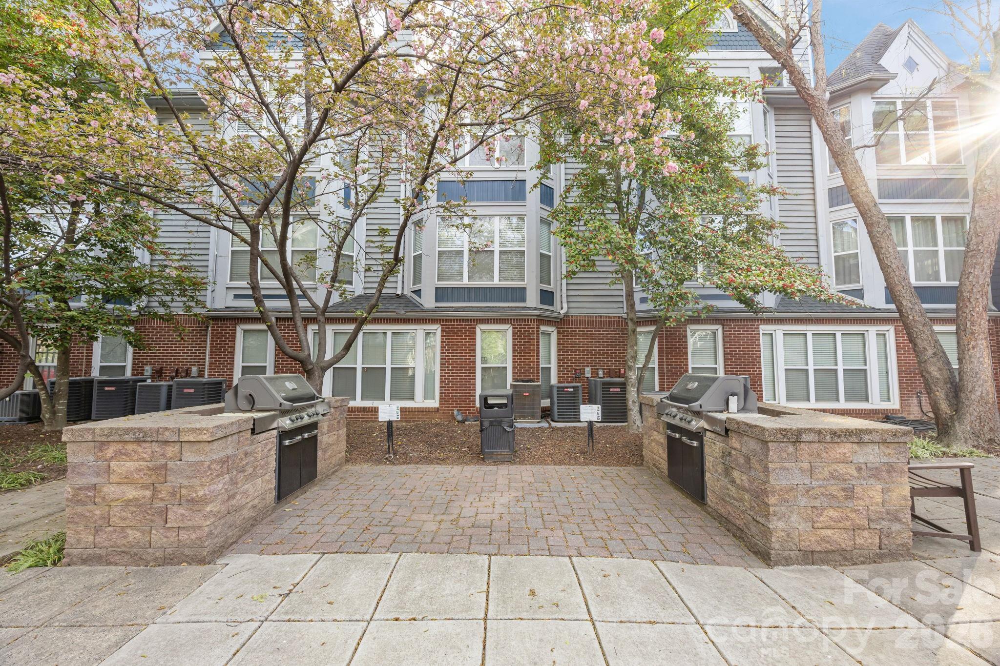 525 N Graham Street 2e Property Photo 23