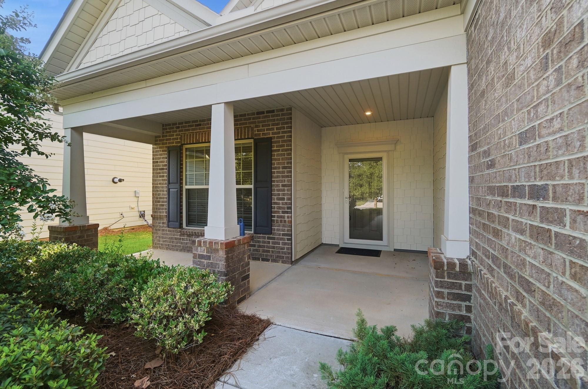 1620 Red Leaf Drive Property Photo 3