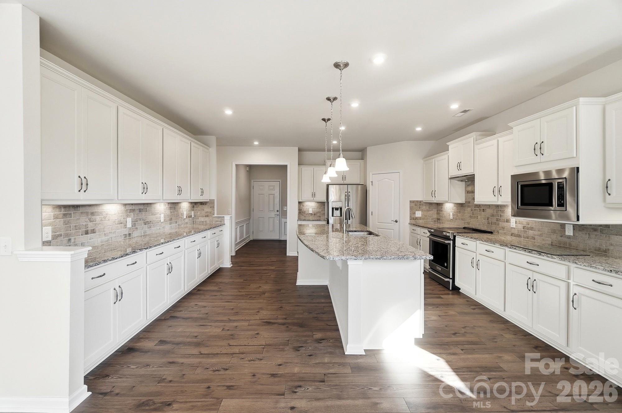 1620 Red Leaf Drive Property Photo 10