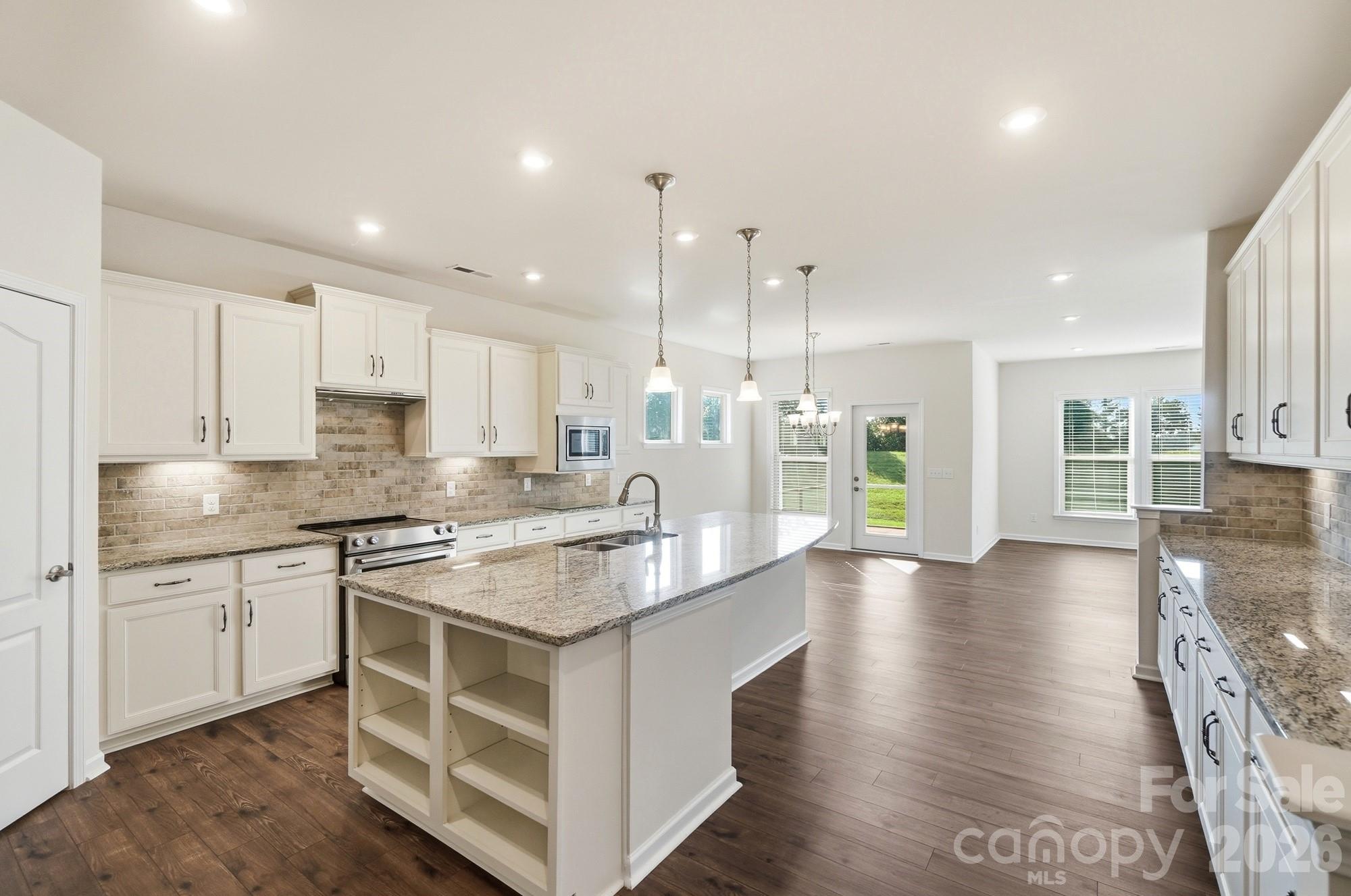 1620 Red Leaf Drive Property Photo 11